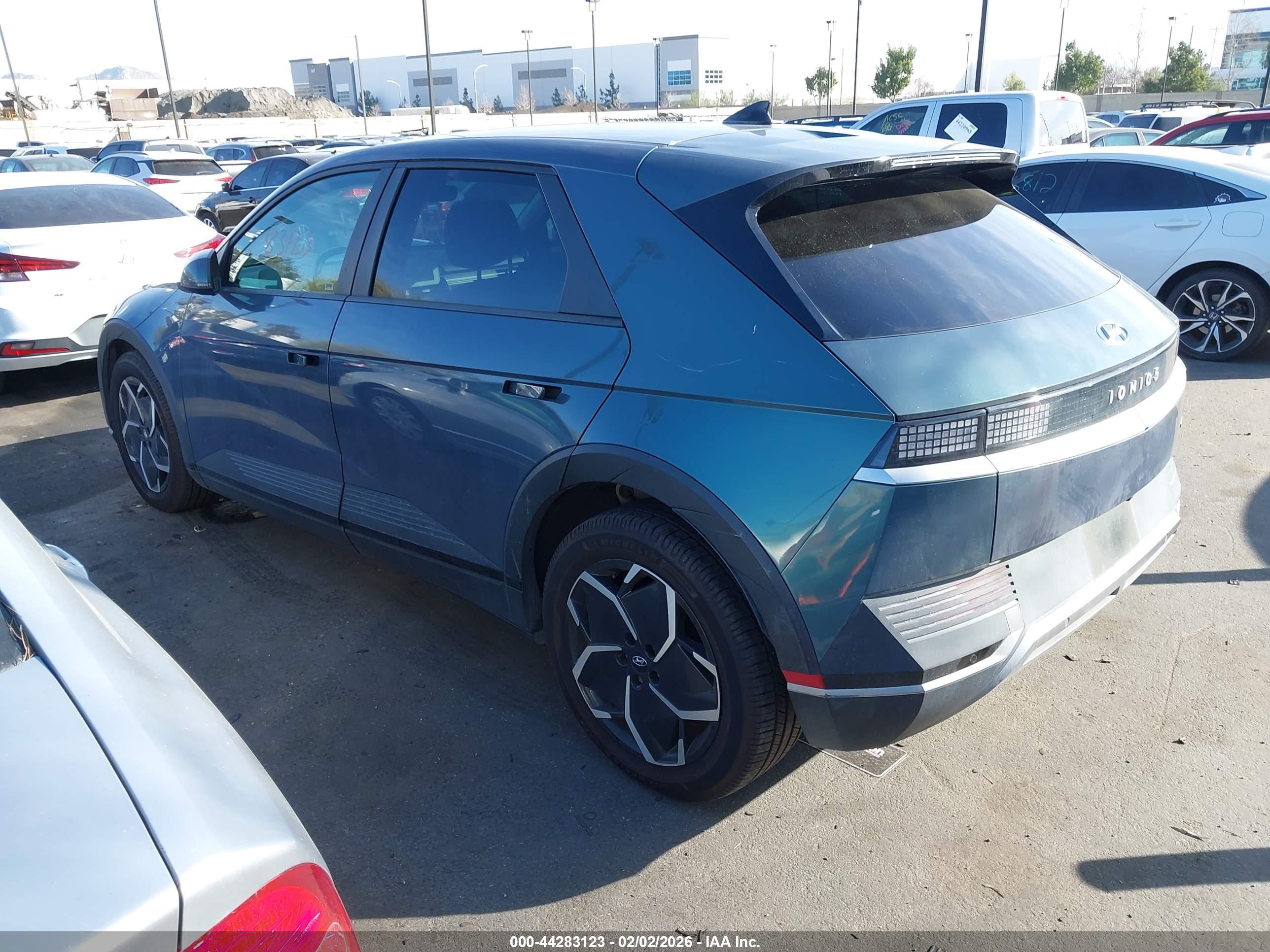 HYUNDAI IONIQ image 3