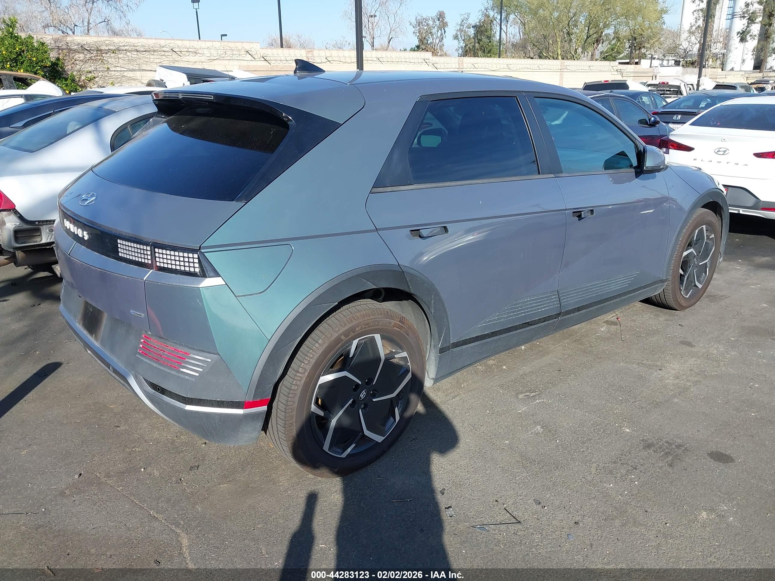 HYUNDAI IONIQ image 4