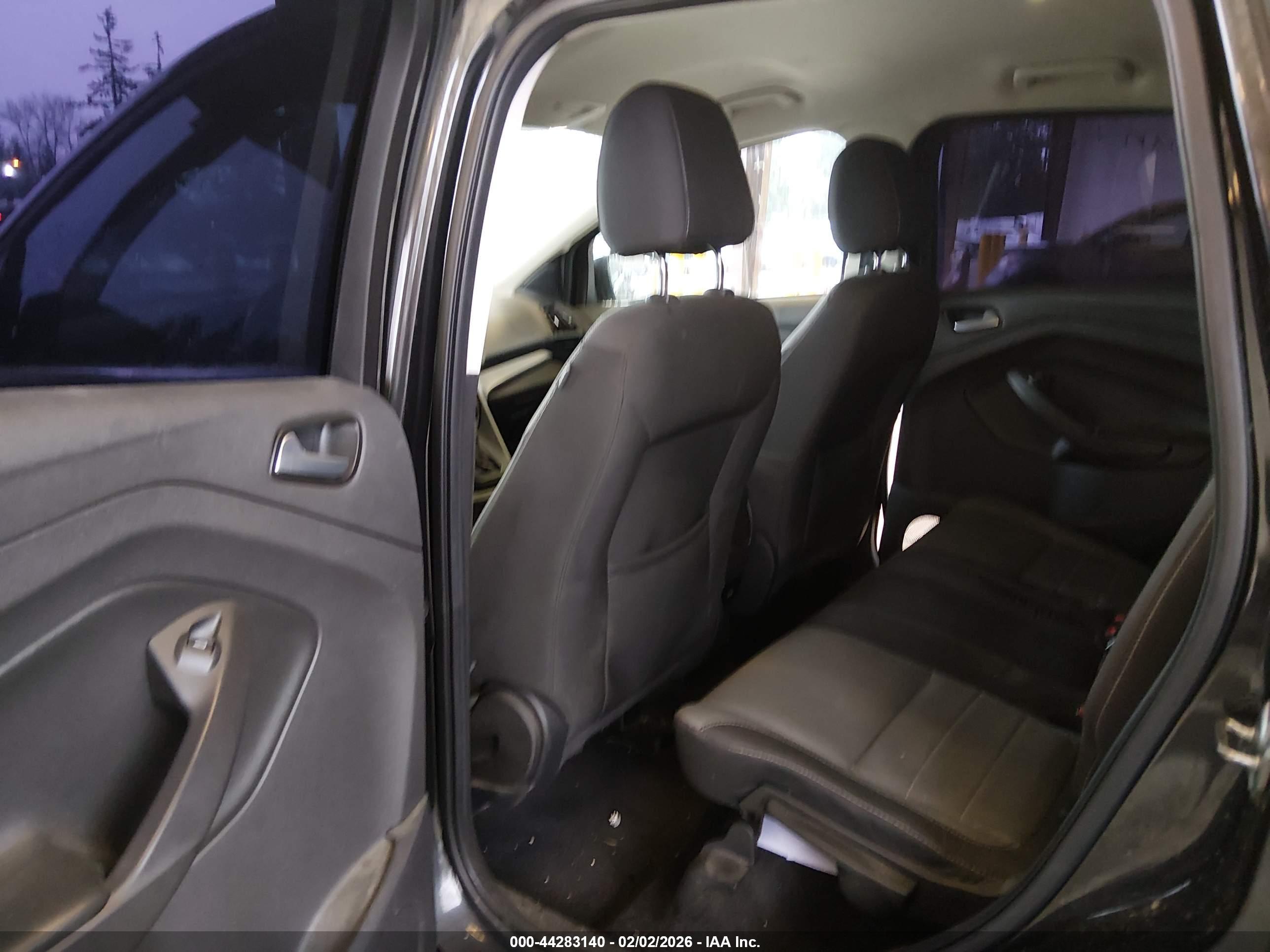 FORD ESCAPE image 8