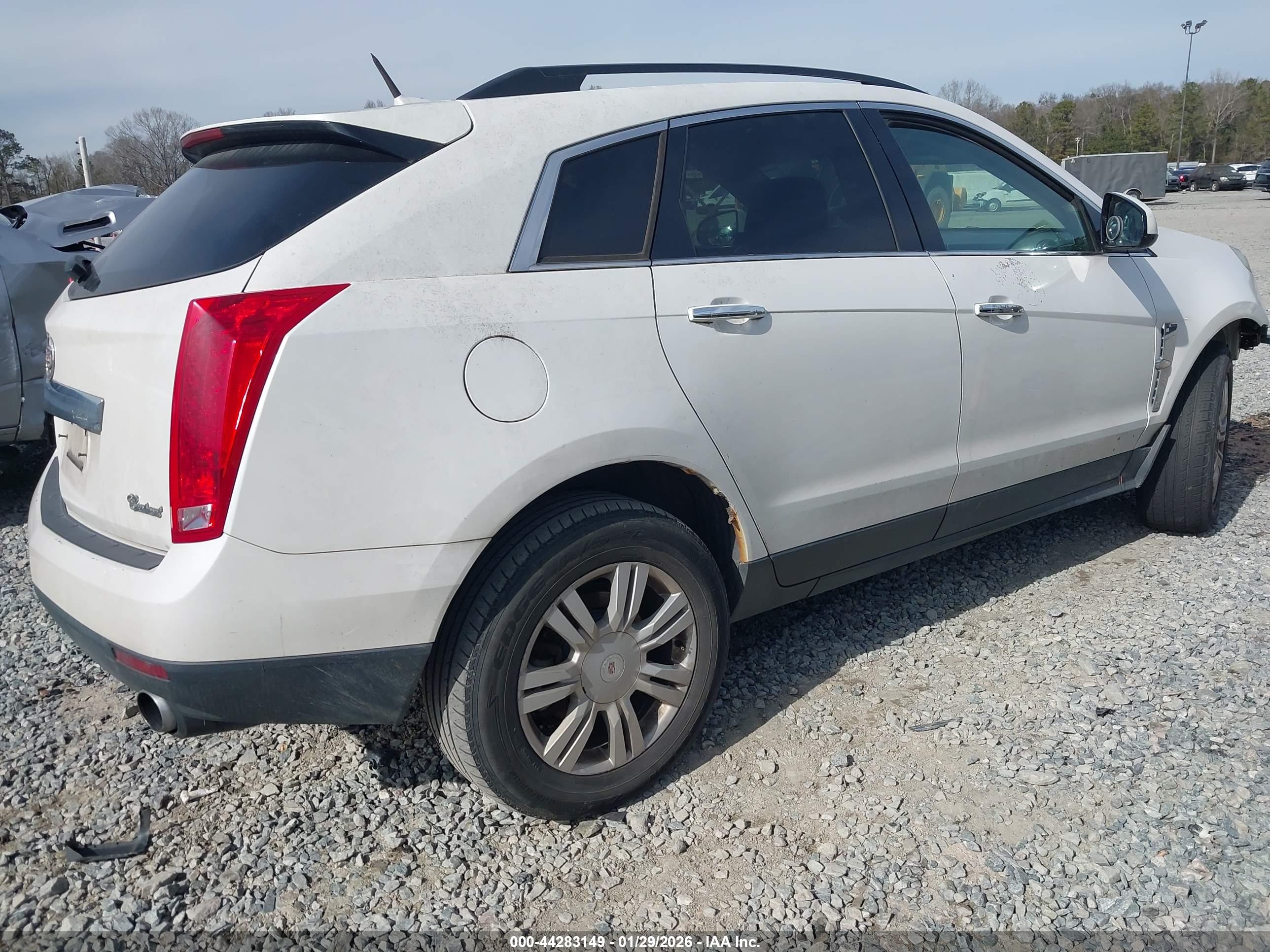 CADILLAC SRX image 4