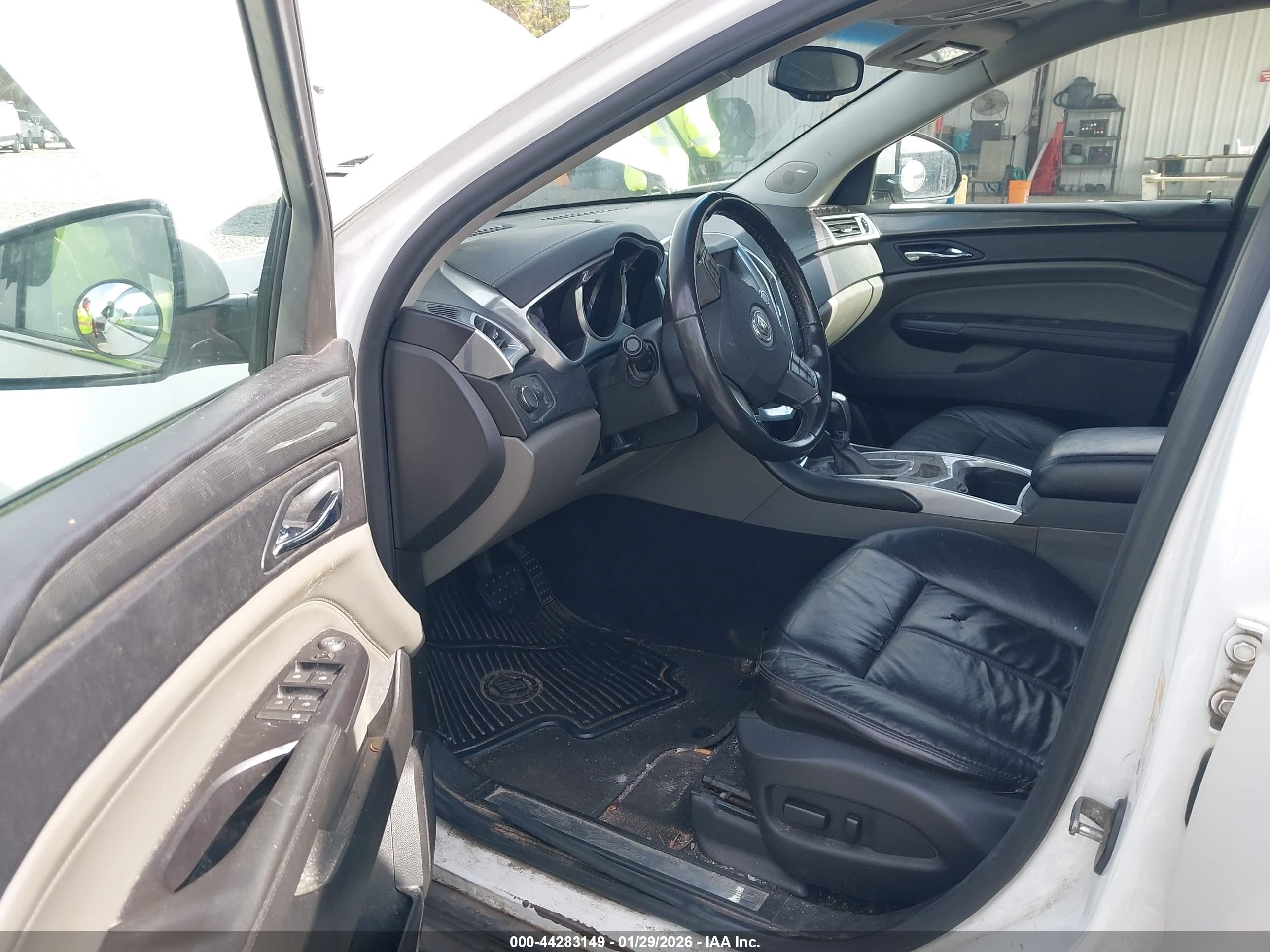 CADILLAC SRX image 5