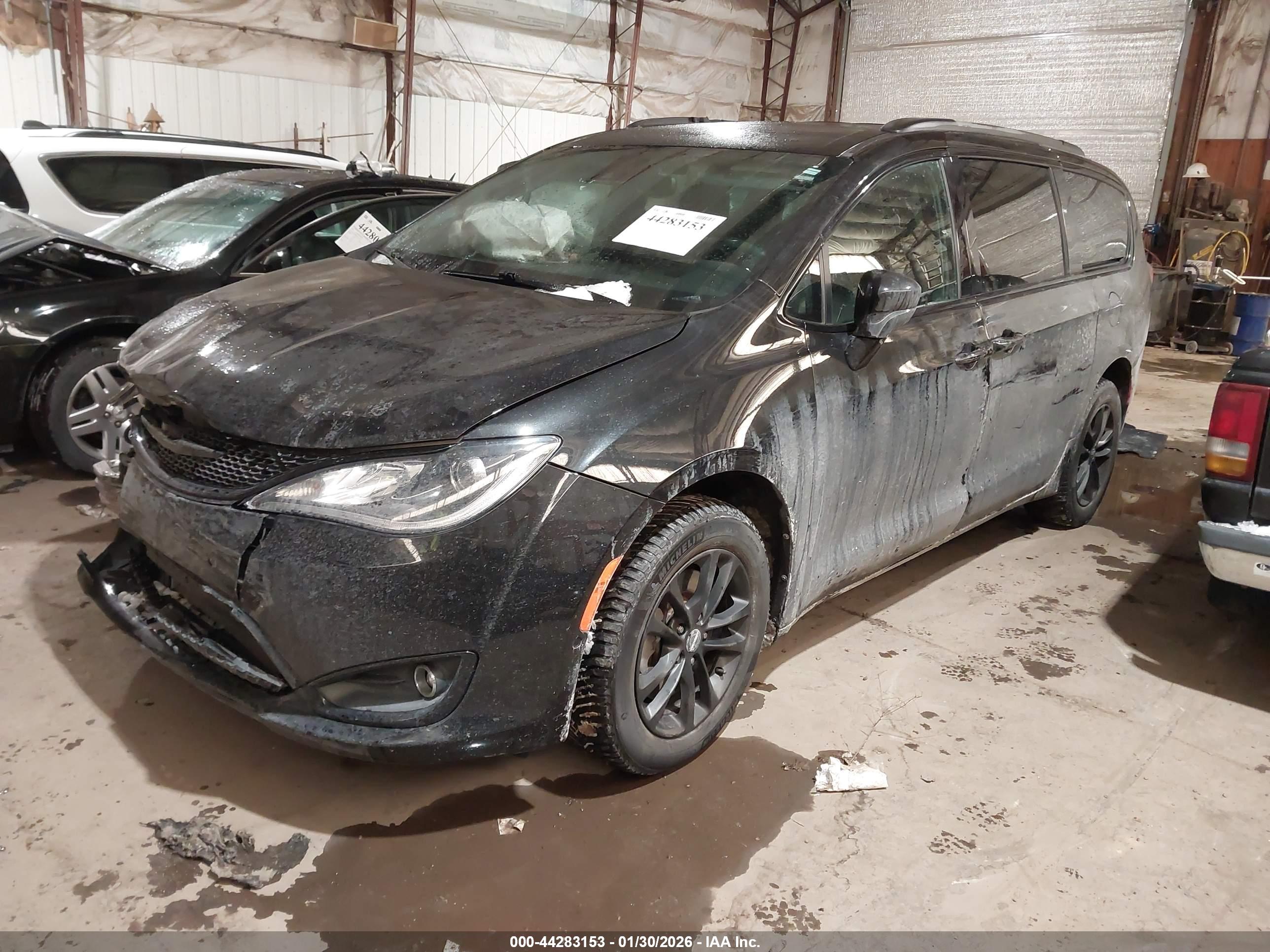 CHRYSLER PACIFICA image 2