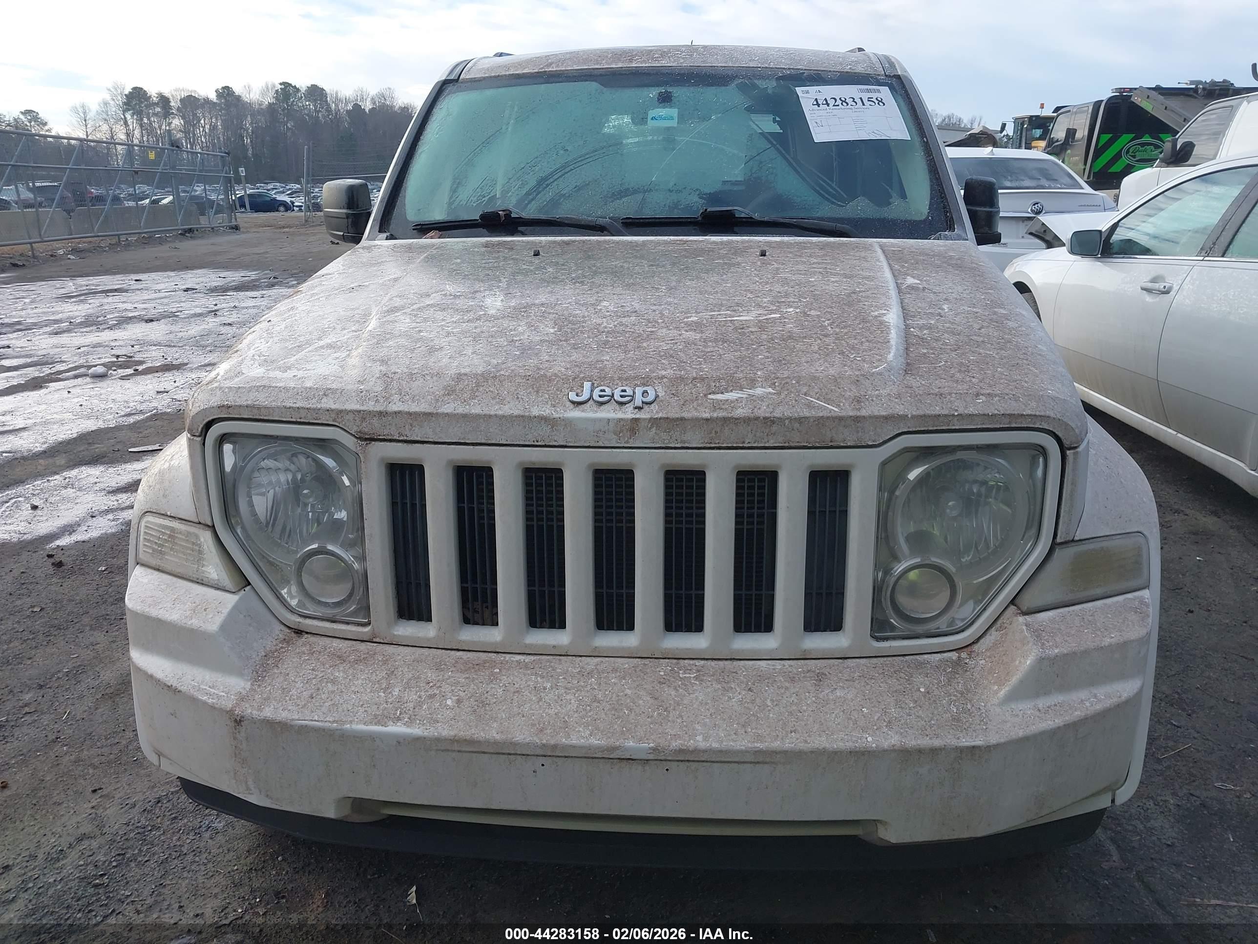 JEEP LIBERTY image 6