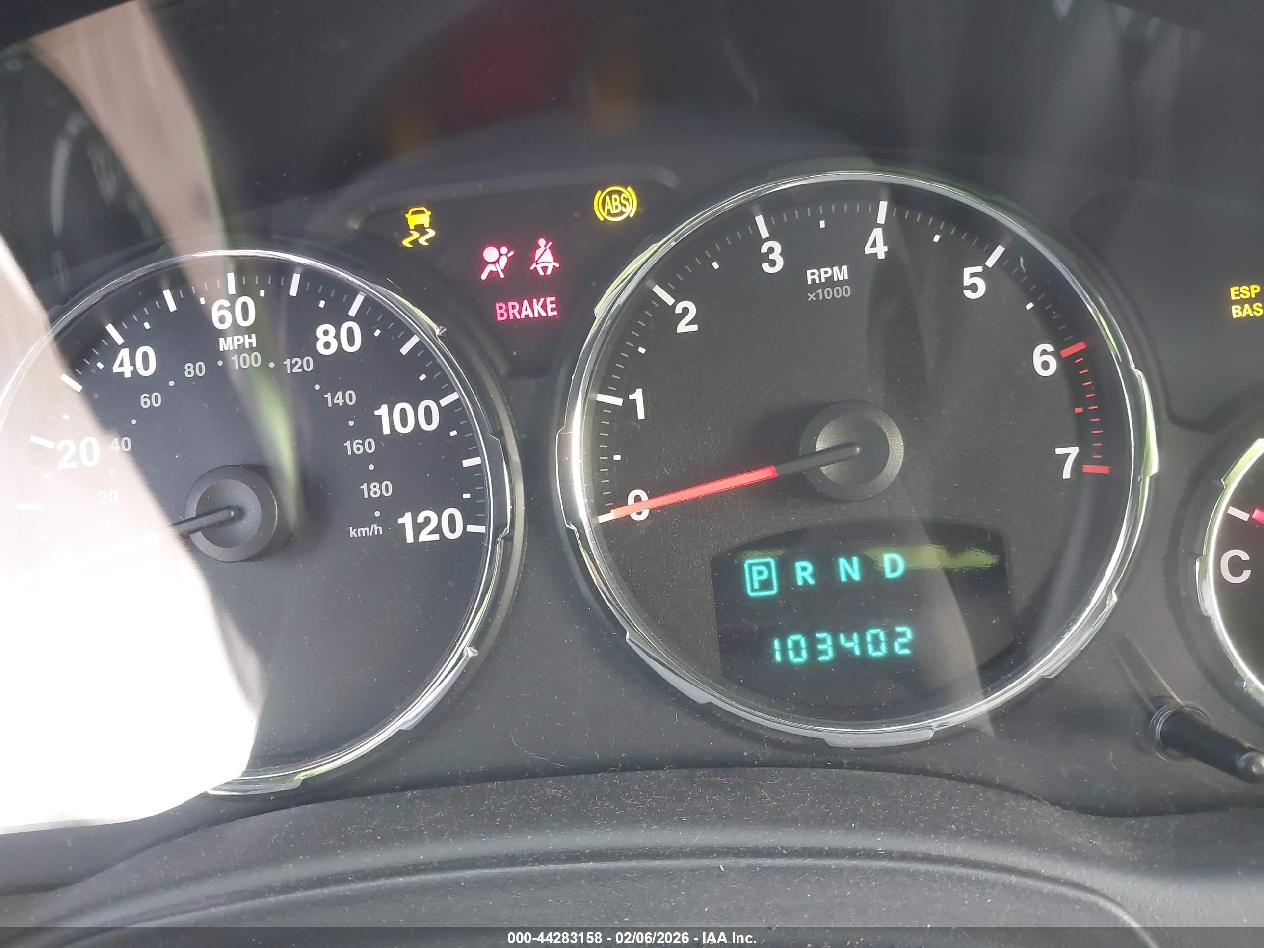 JEEP LIBERTY image 7