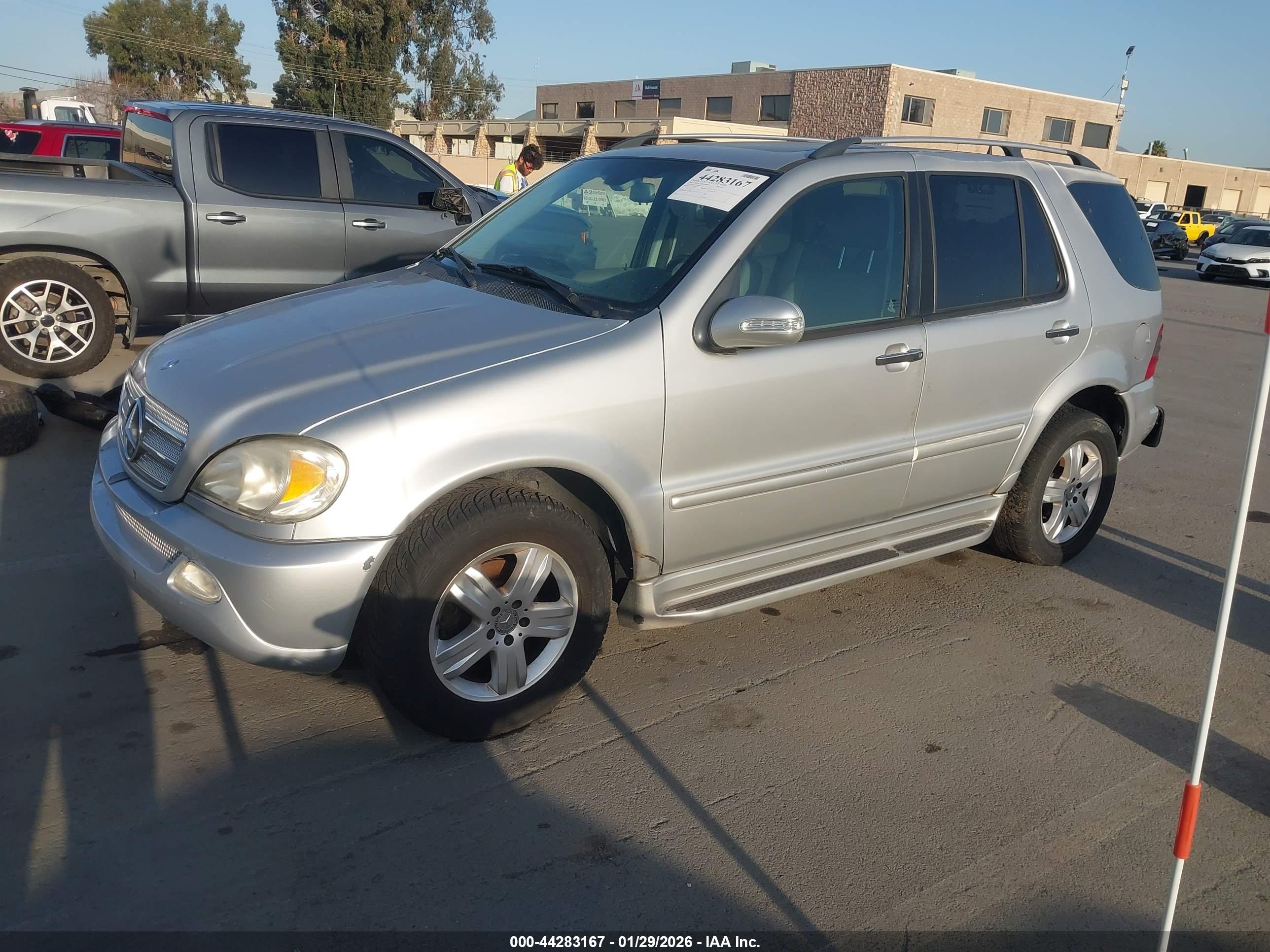 MERCEDES-BENZ ML image 2