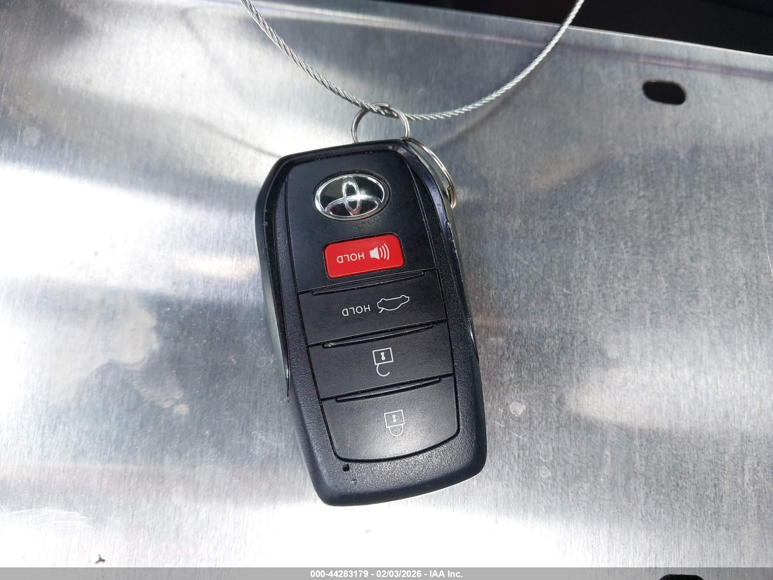 TOYOTA CROWN image 11