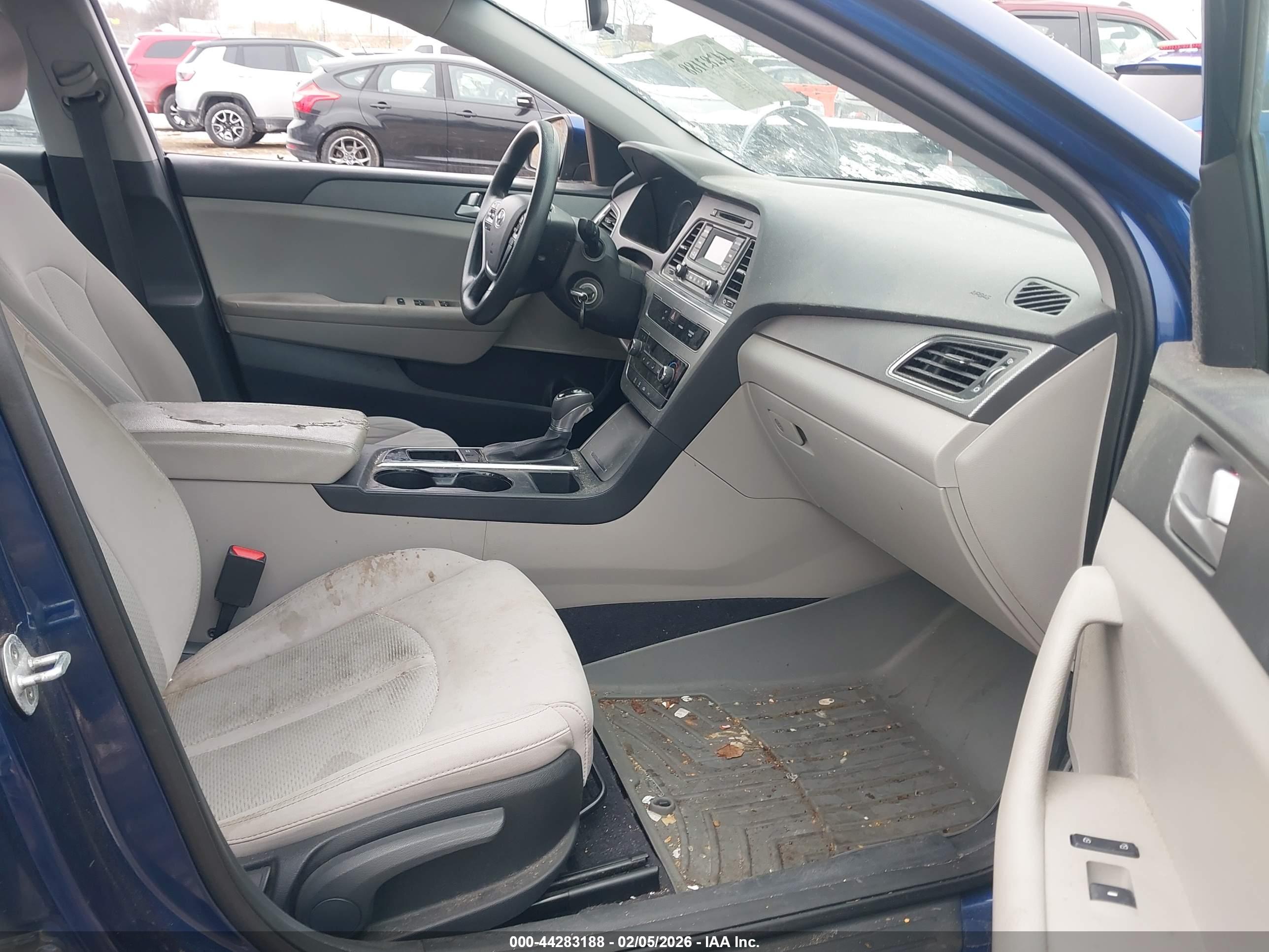 HYUNDAI SONATA image 5