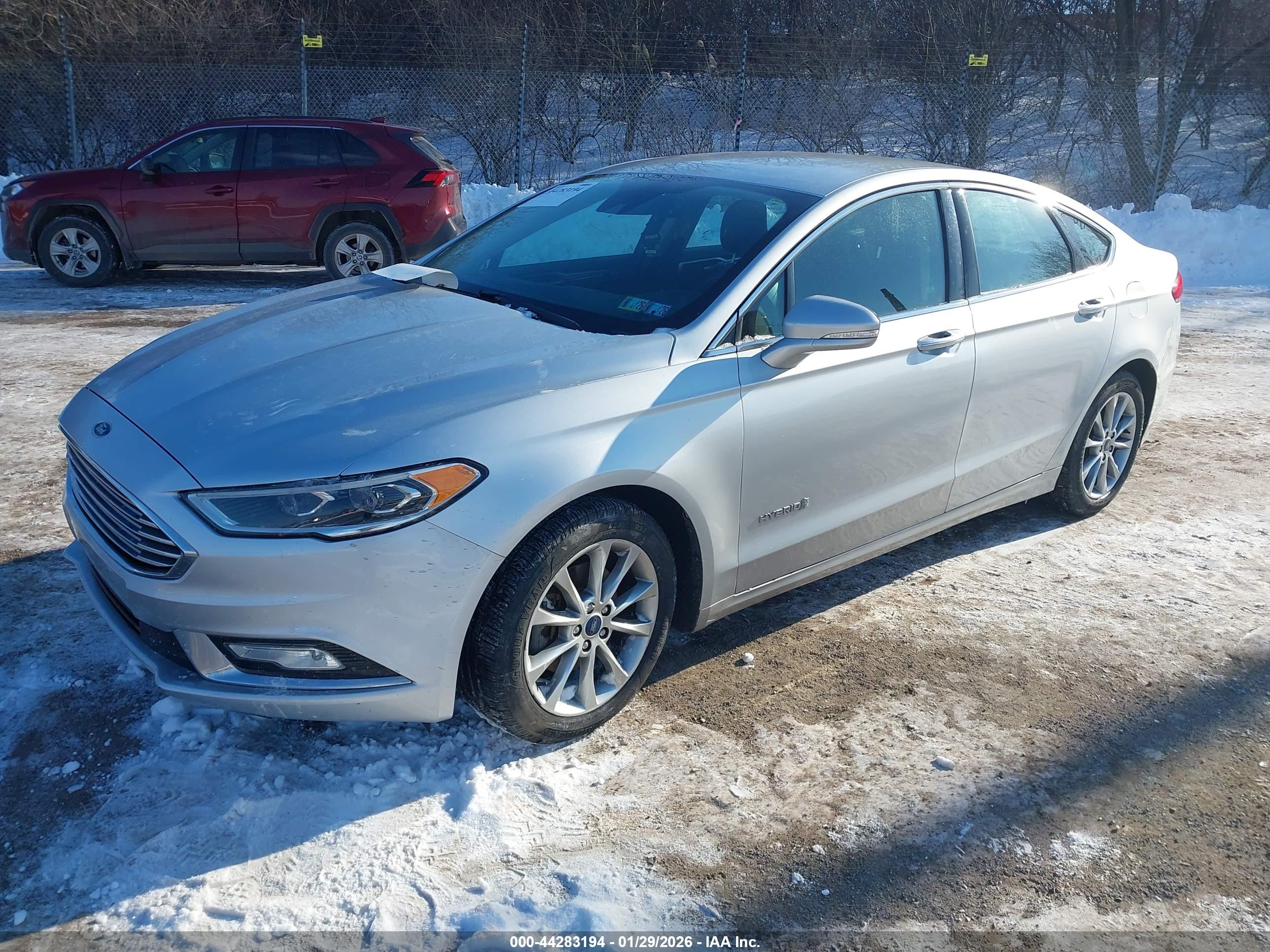 FORD FUSION image 2