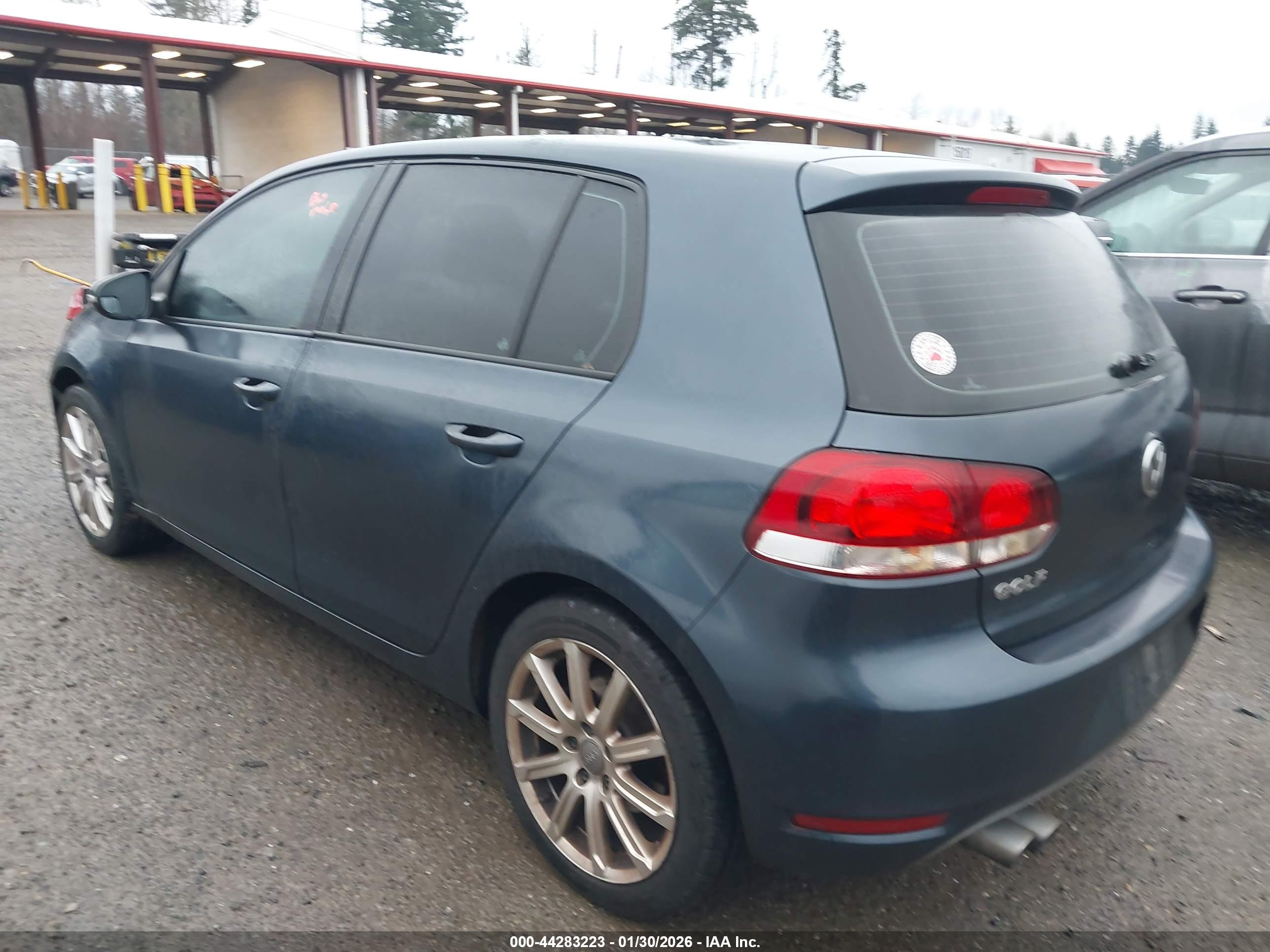 VOLKSWAGEN GOLF image 3