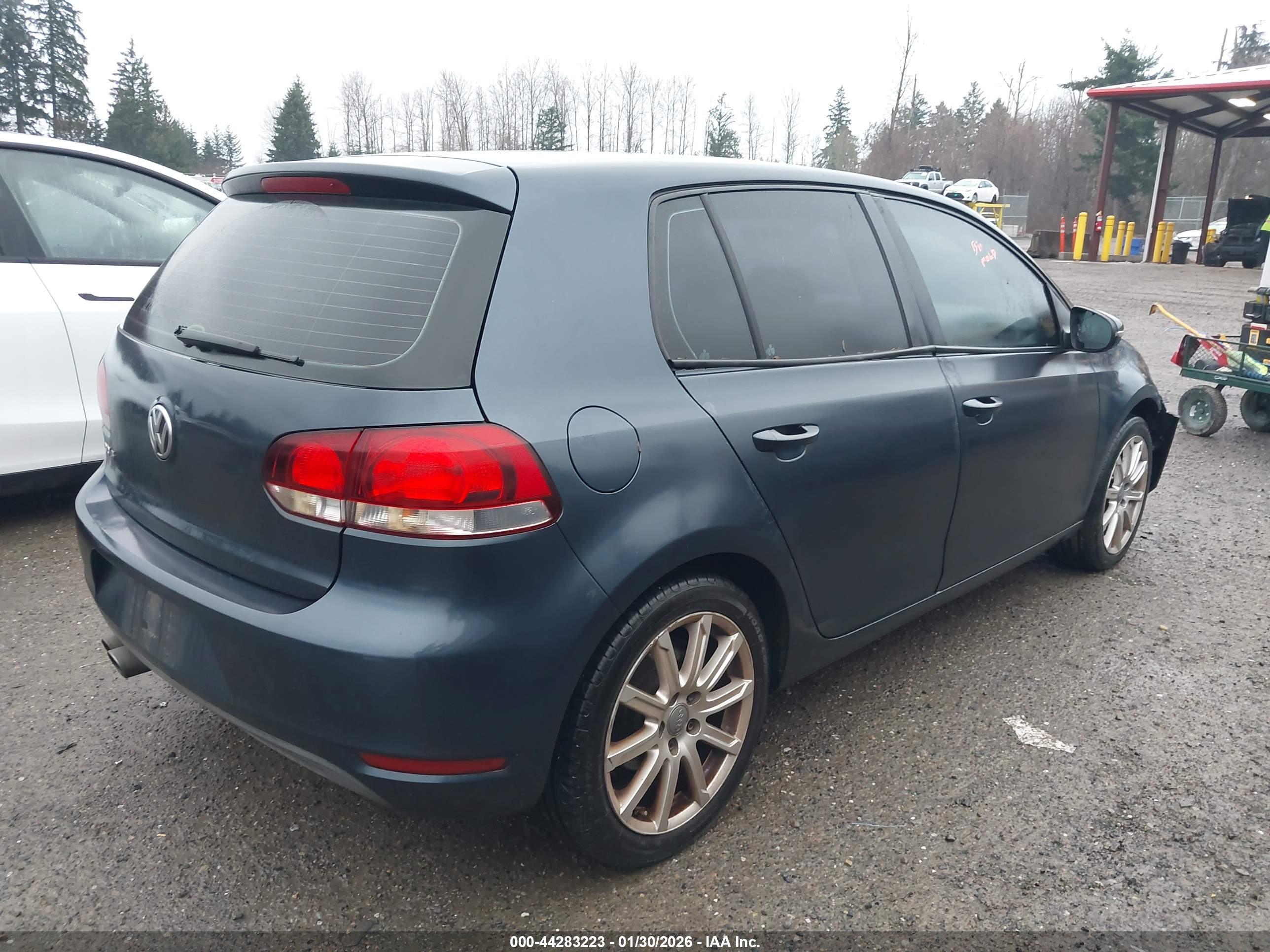 VOLKSWAGEN GOLF image 4