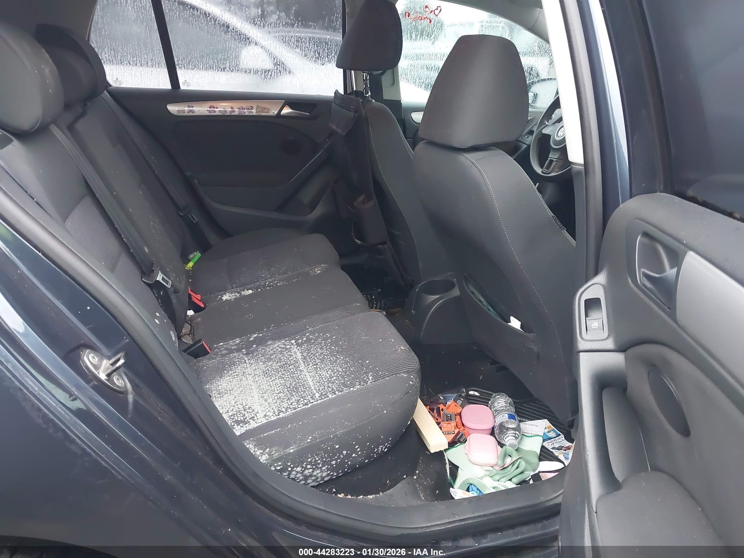 VOLKSWAGEN GOLF image 8