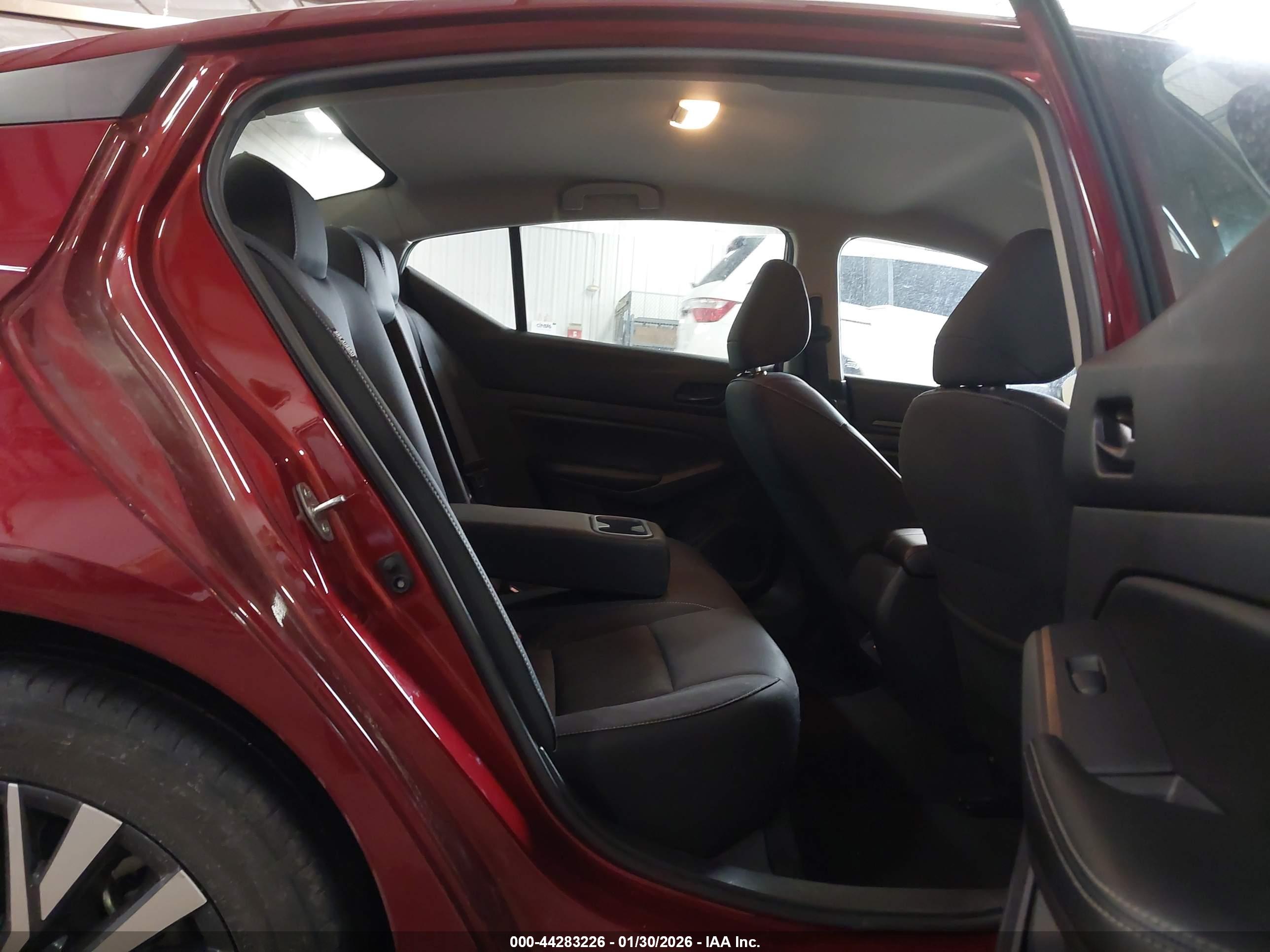 NISSAN ALTIMA image 8