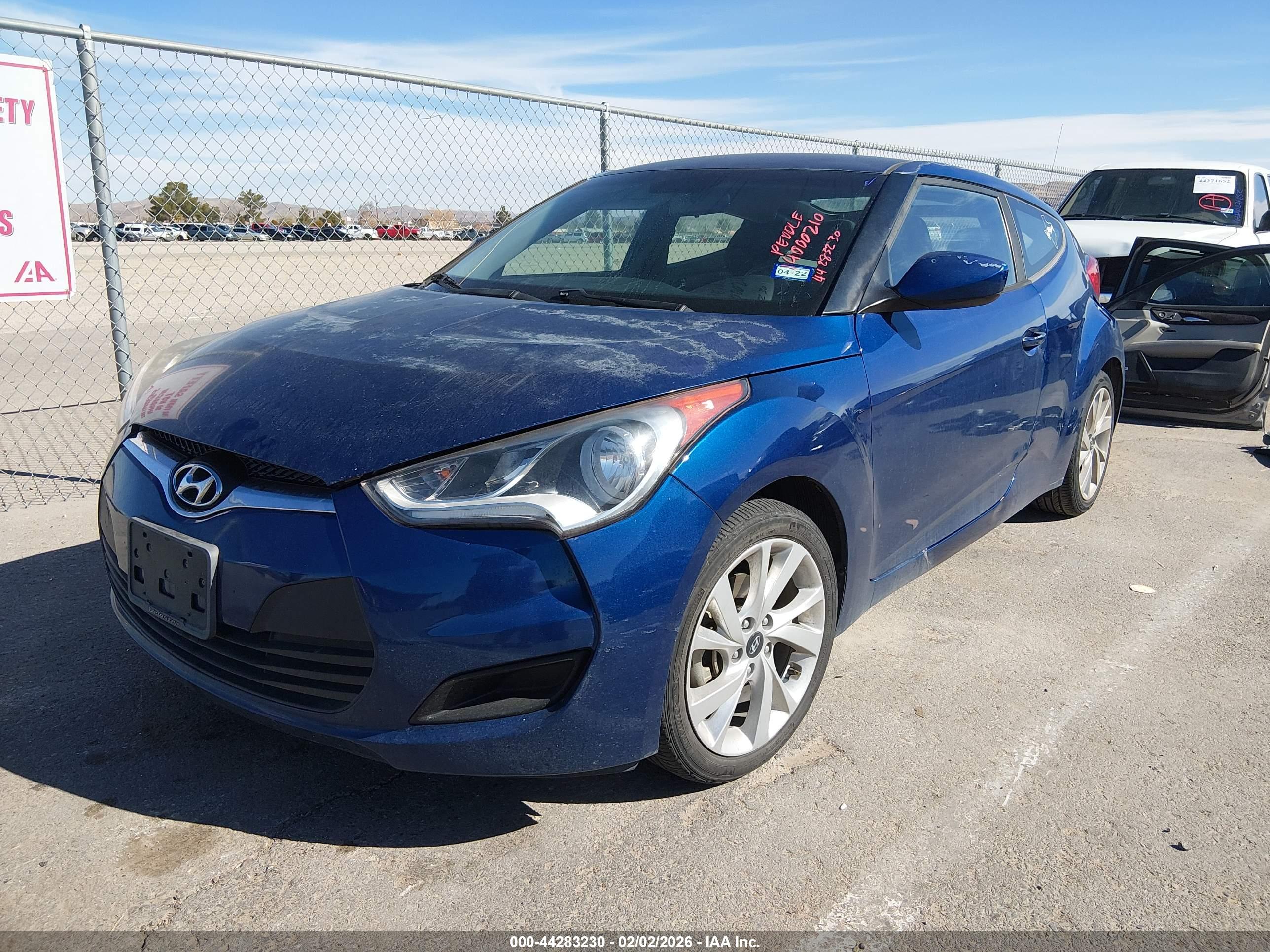 HYUNDAI VELOSTER image 2