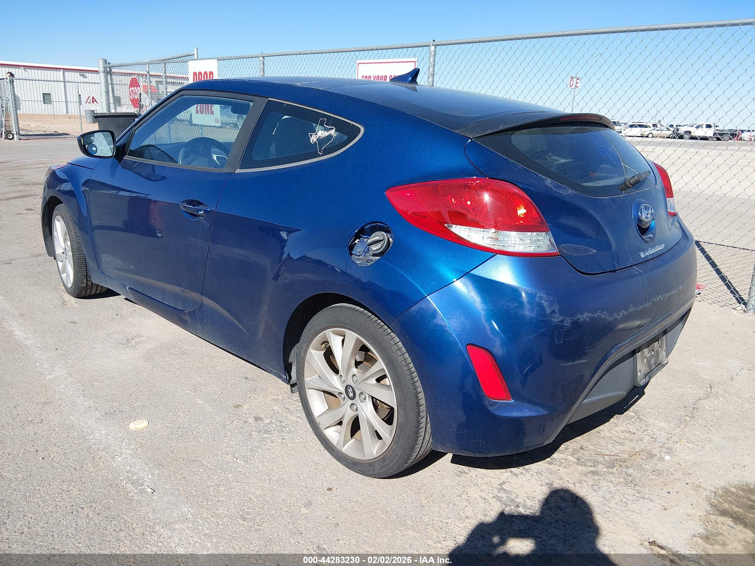 HYUNDAI VELOSTER image 3