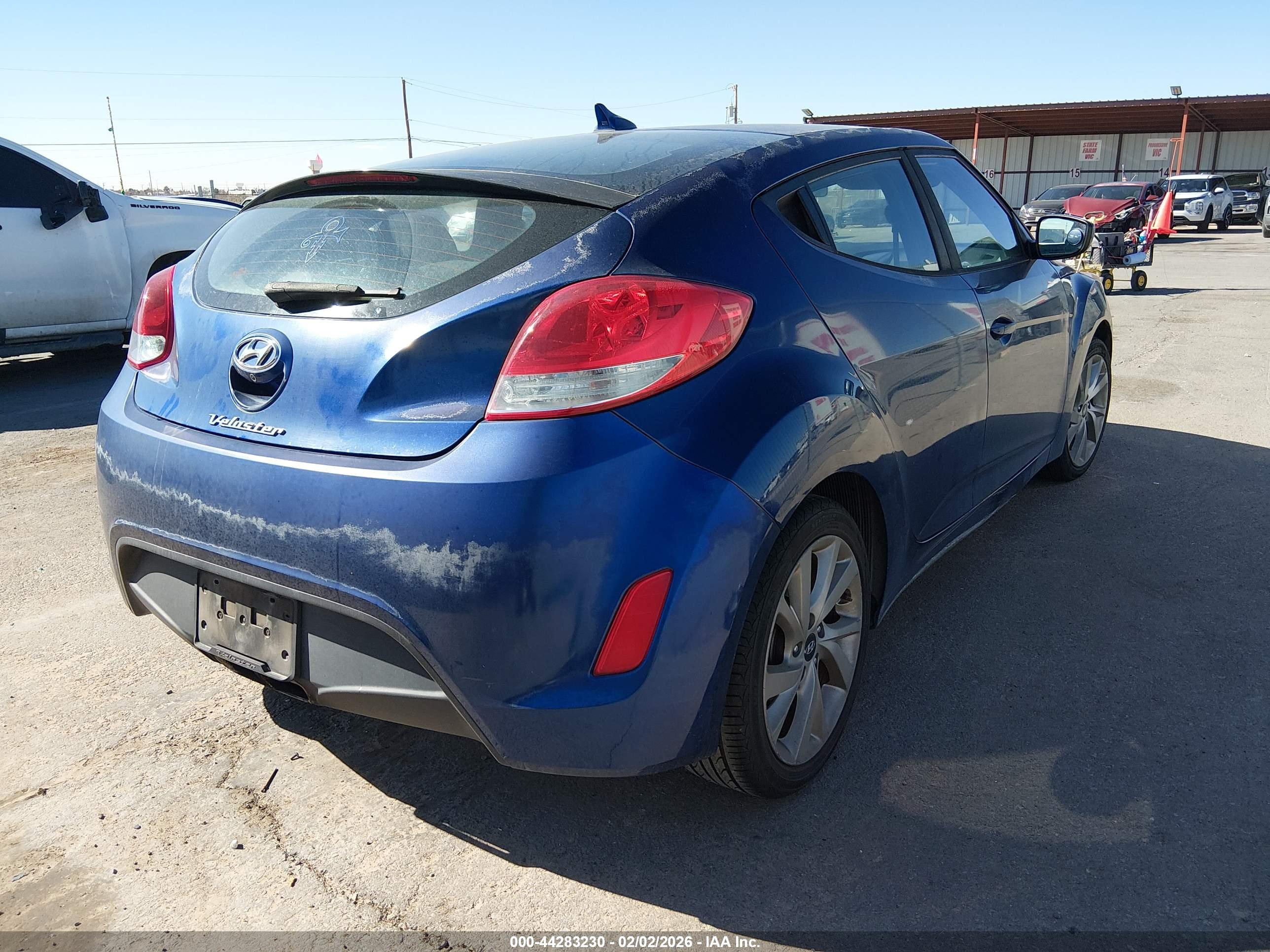 HYUNDAI VELOSTER image 4