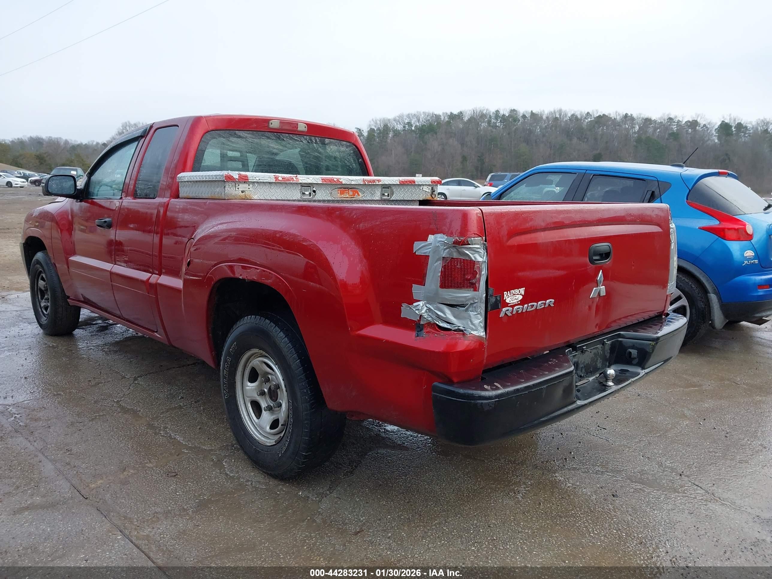 MITSUBISHI RAIDER image 3