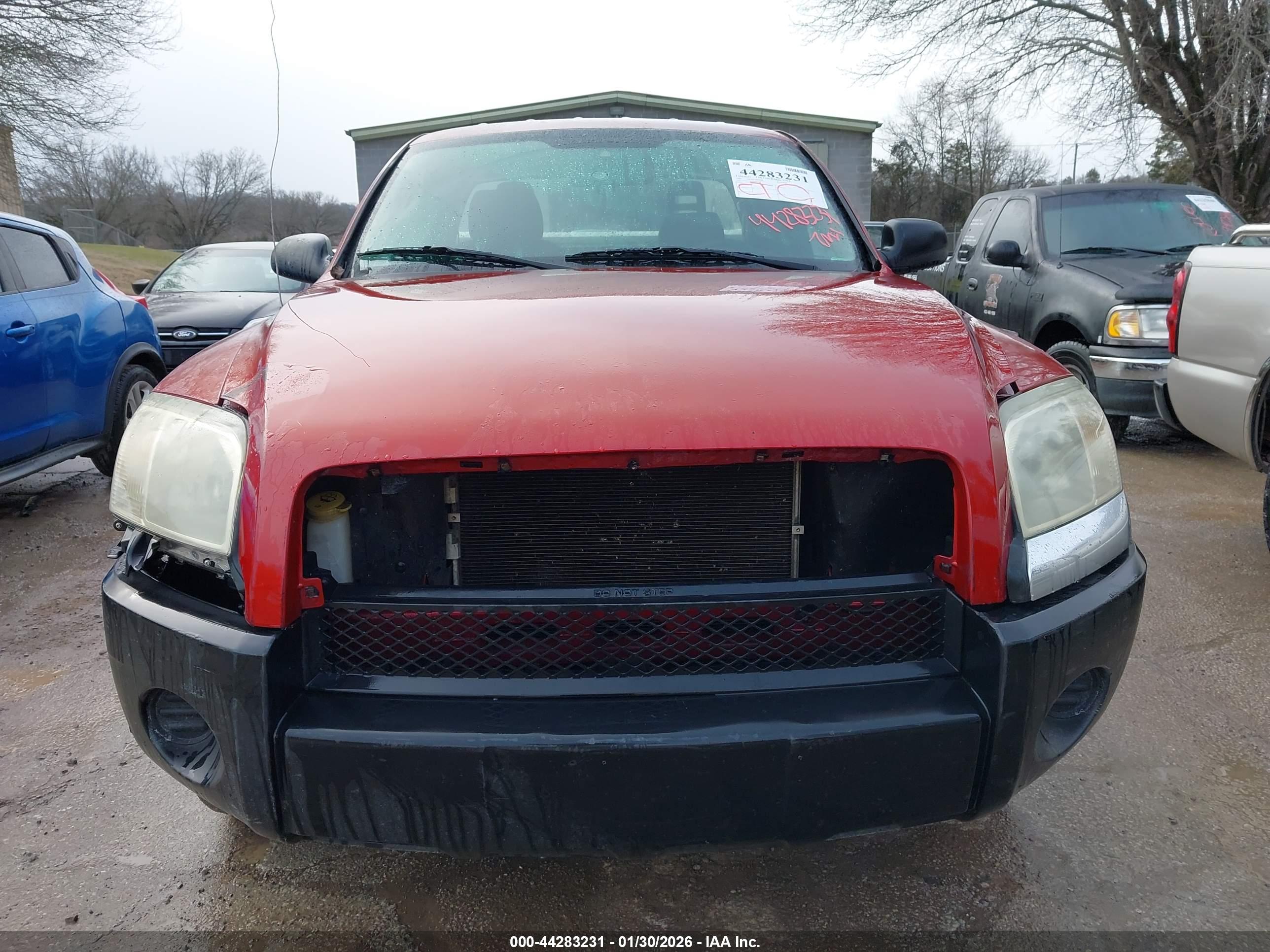 MITSUBISHI RAIDER image 6