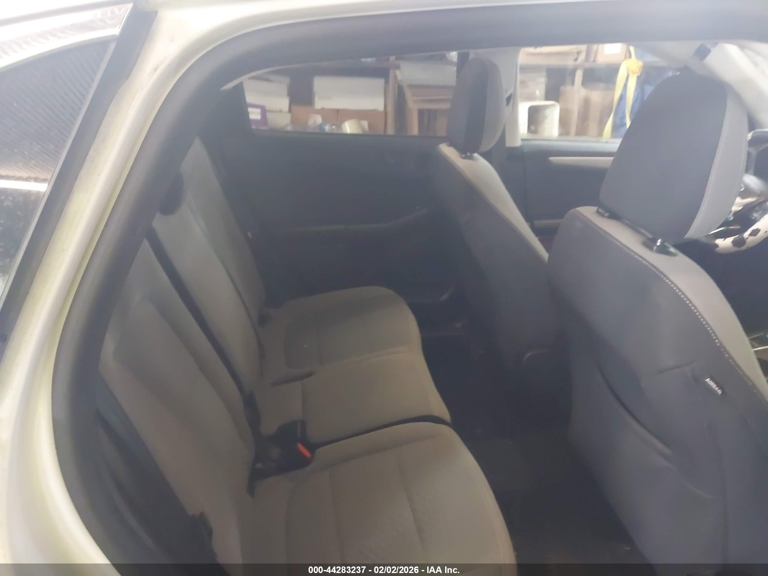 FORD ESCAPE image 8