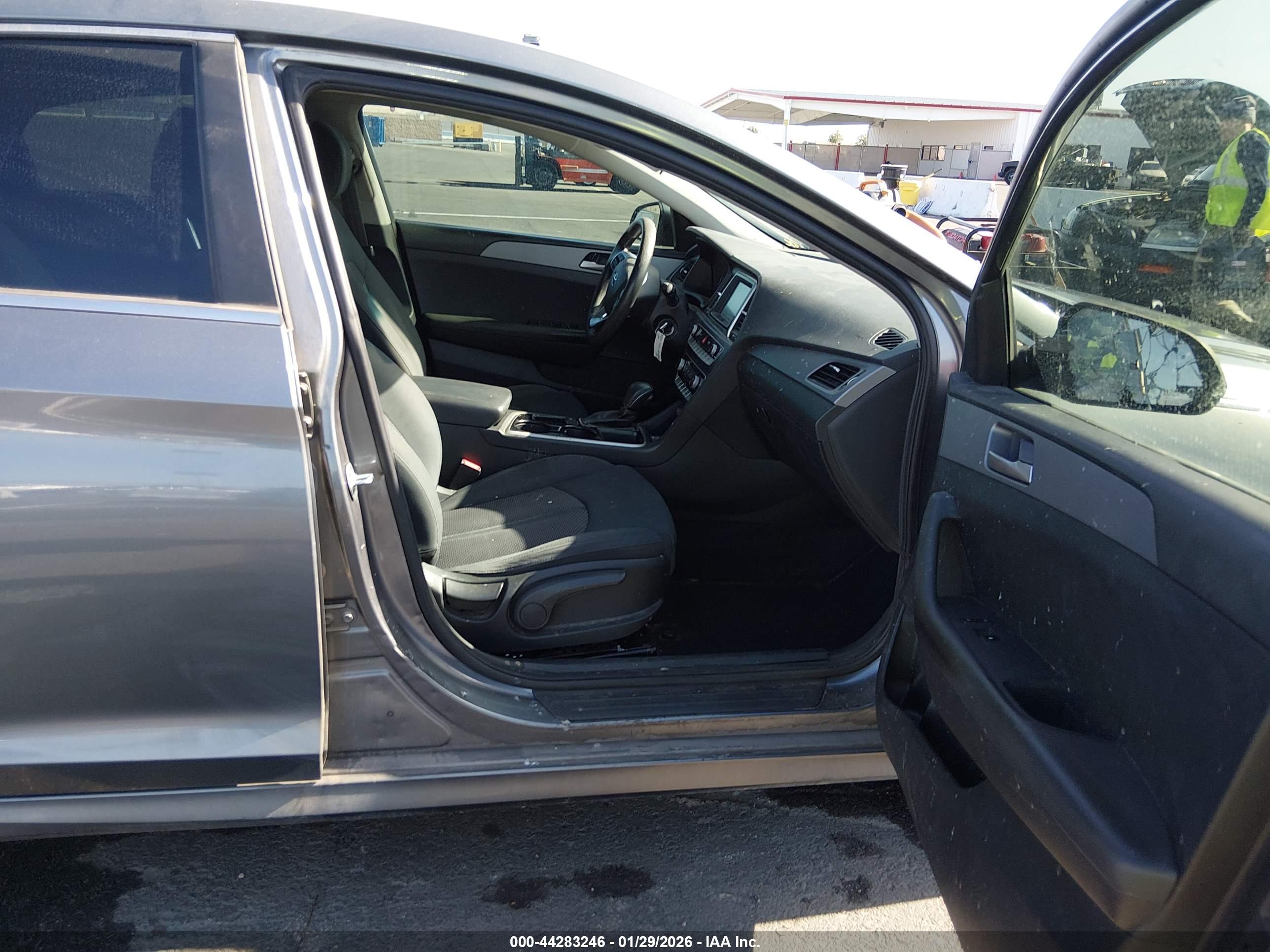 HYUNDAI SONATA image 5