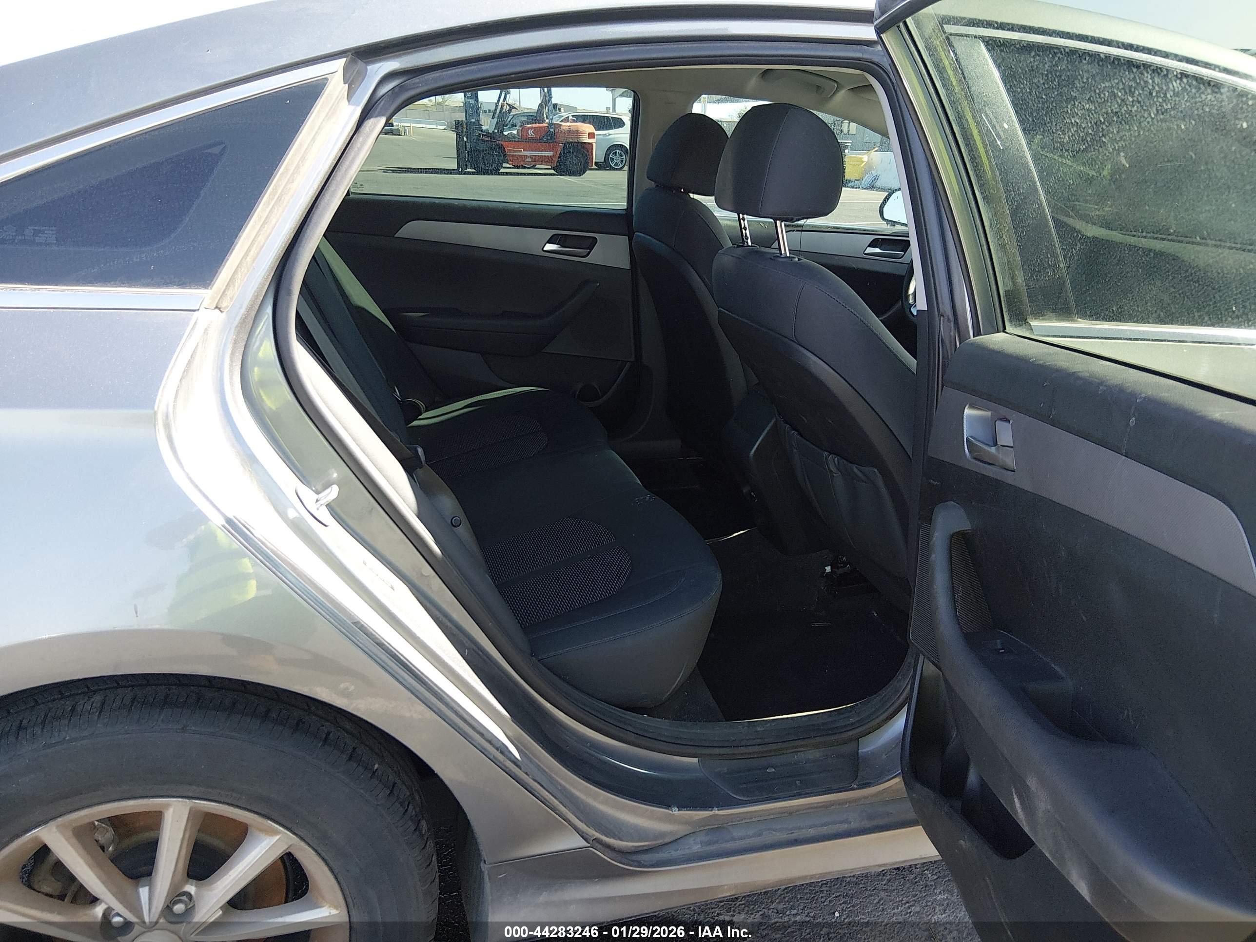 HYUNDAI SONATA image 8