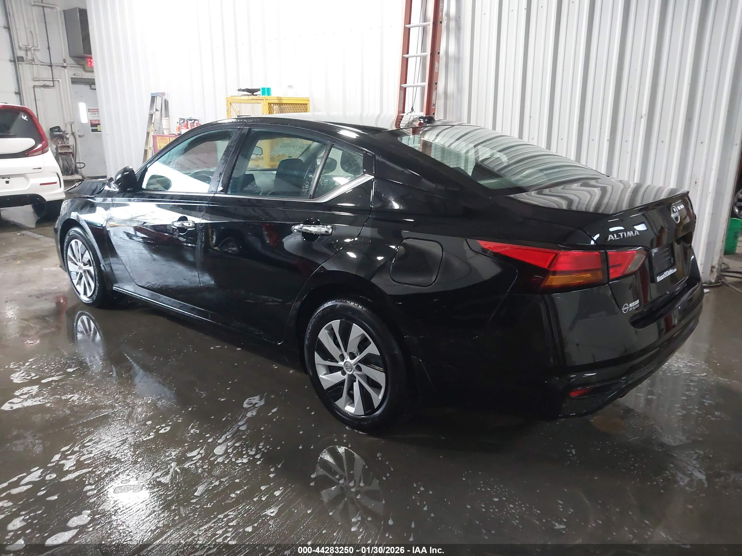 NISSAN ALTIMA image 3