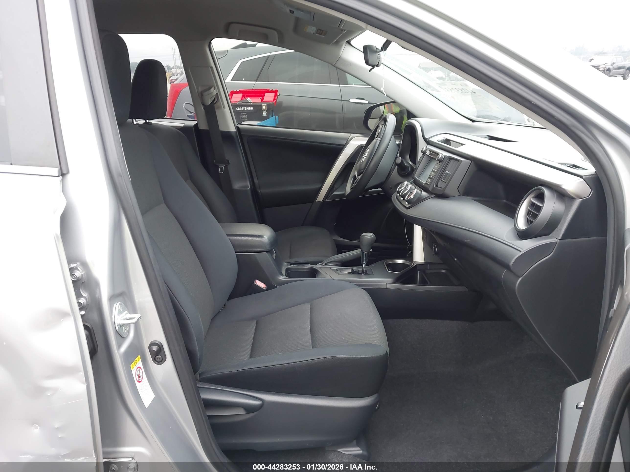 TOYOTA RAV4 image 5