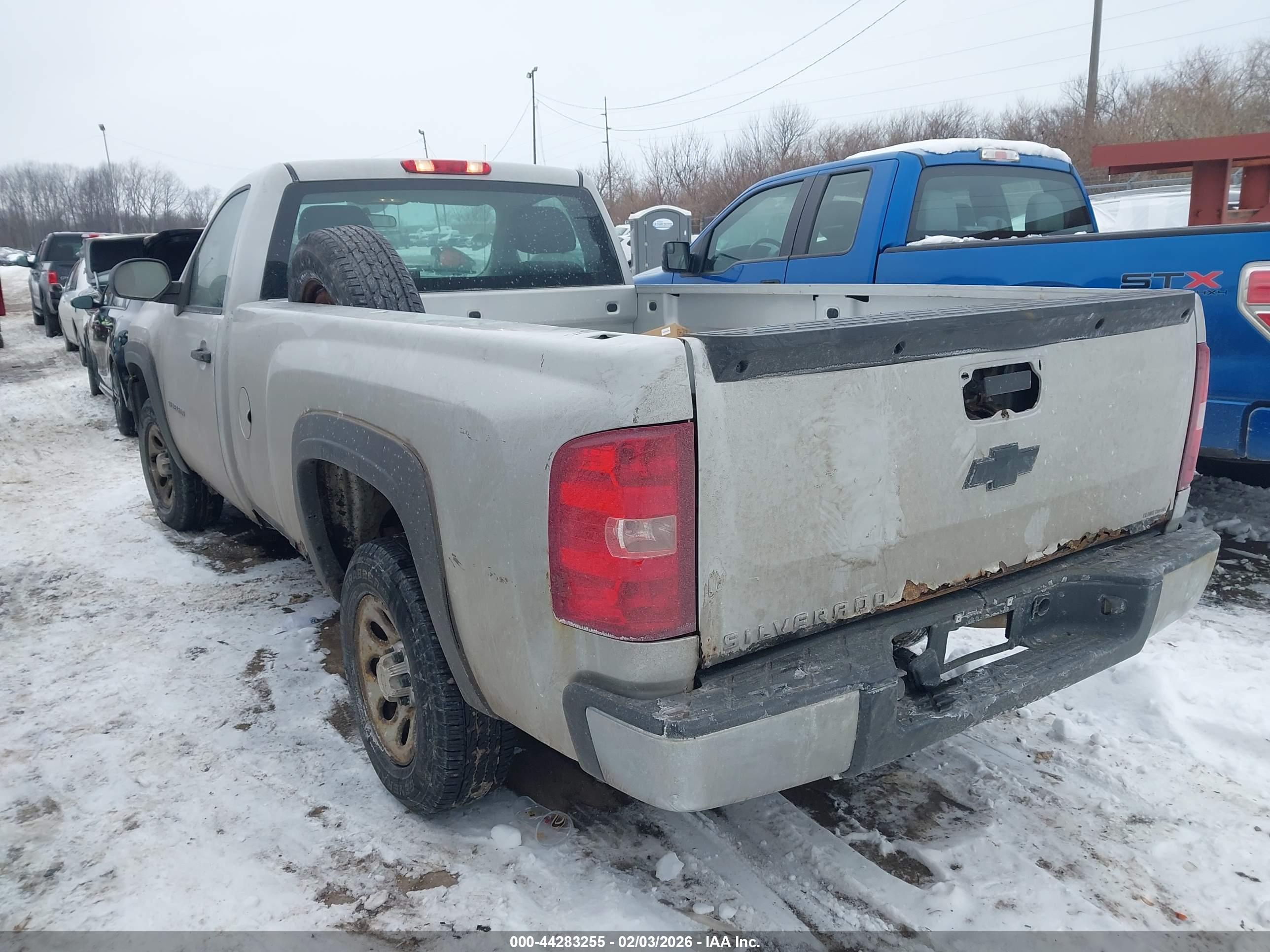 CHEVROLET SILVERADO image 3