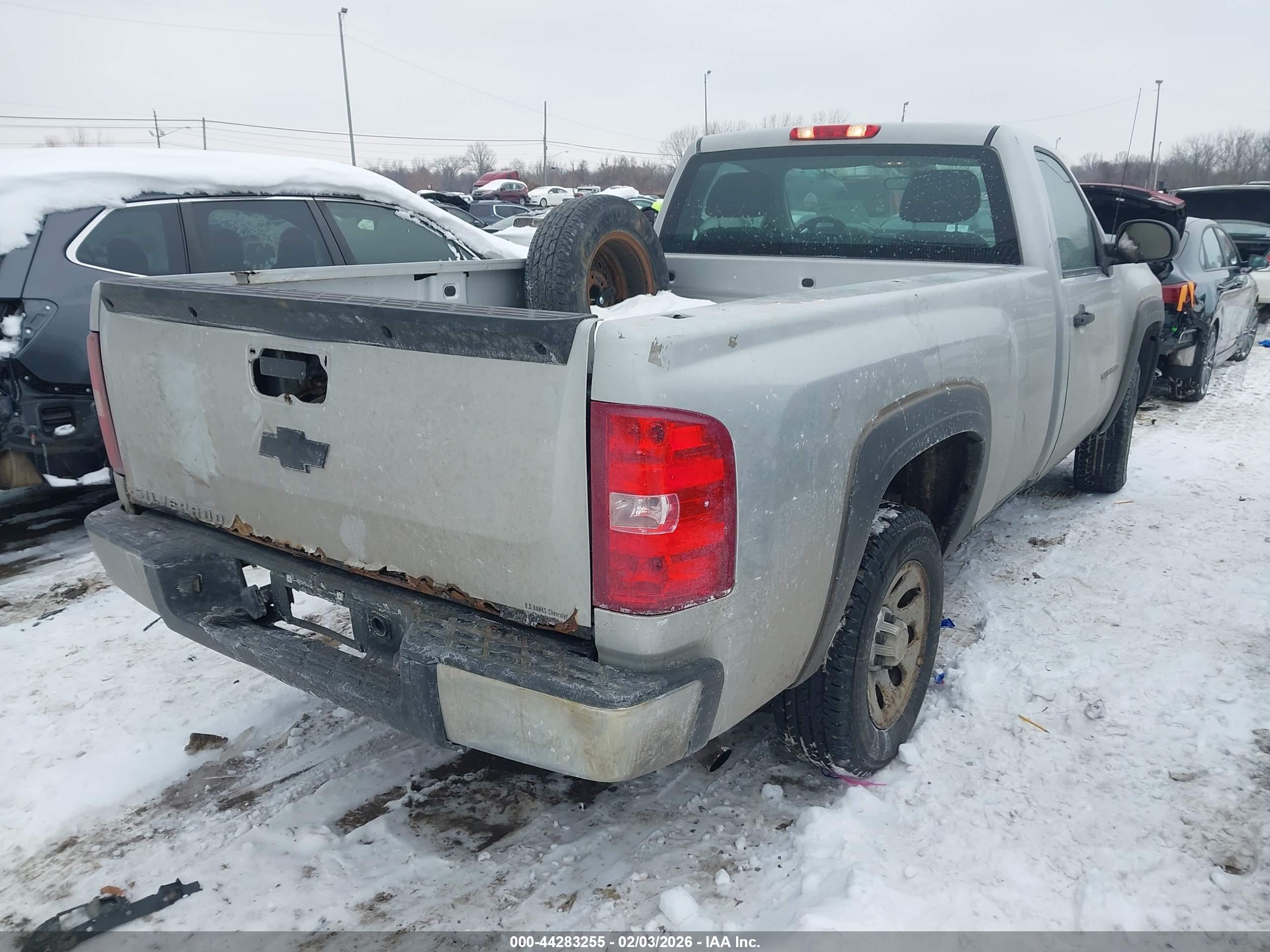 CHEVROLET SILVERADO image 4