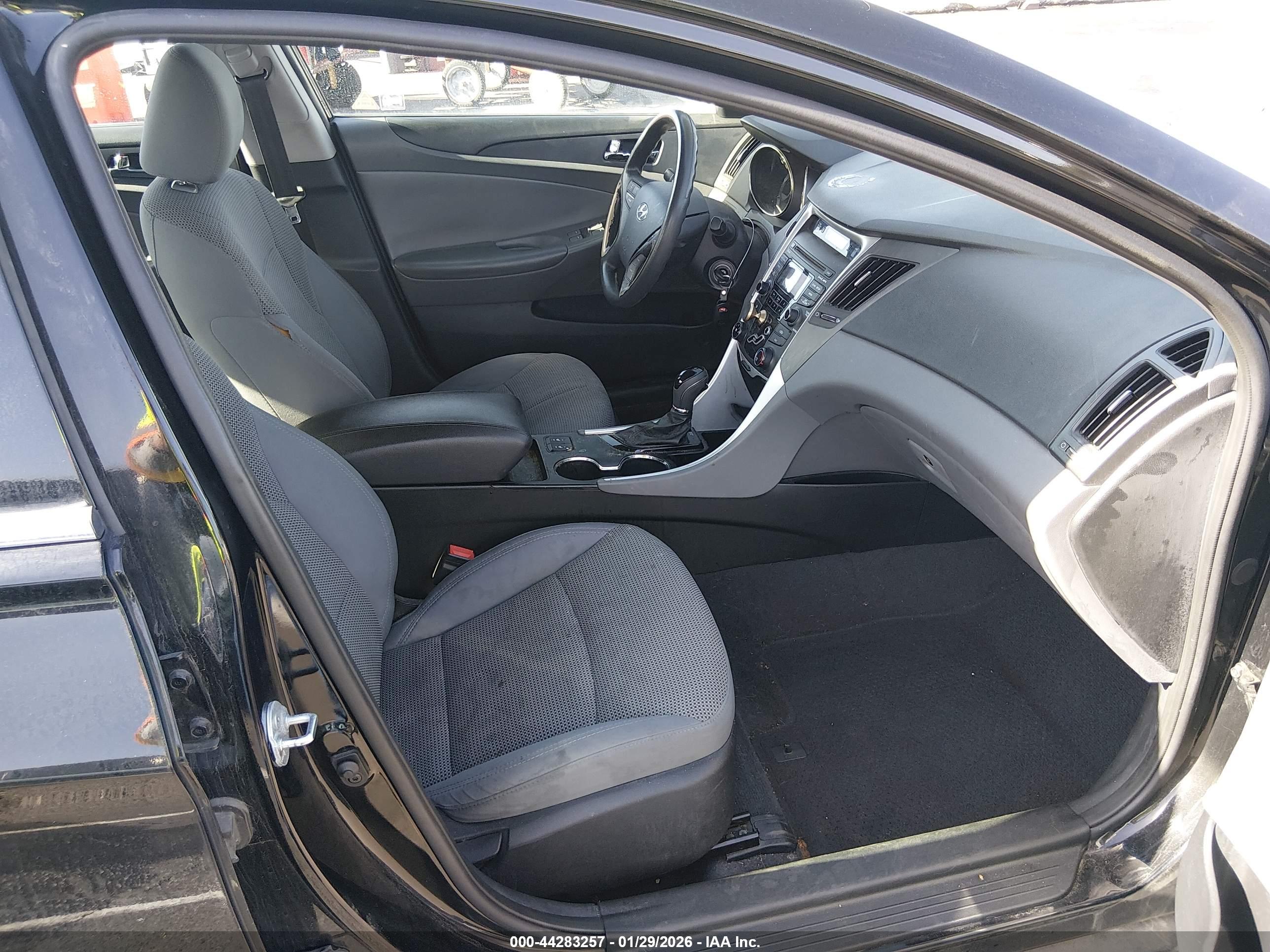 HYUNDAI SONATA image 5