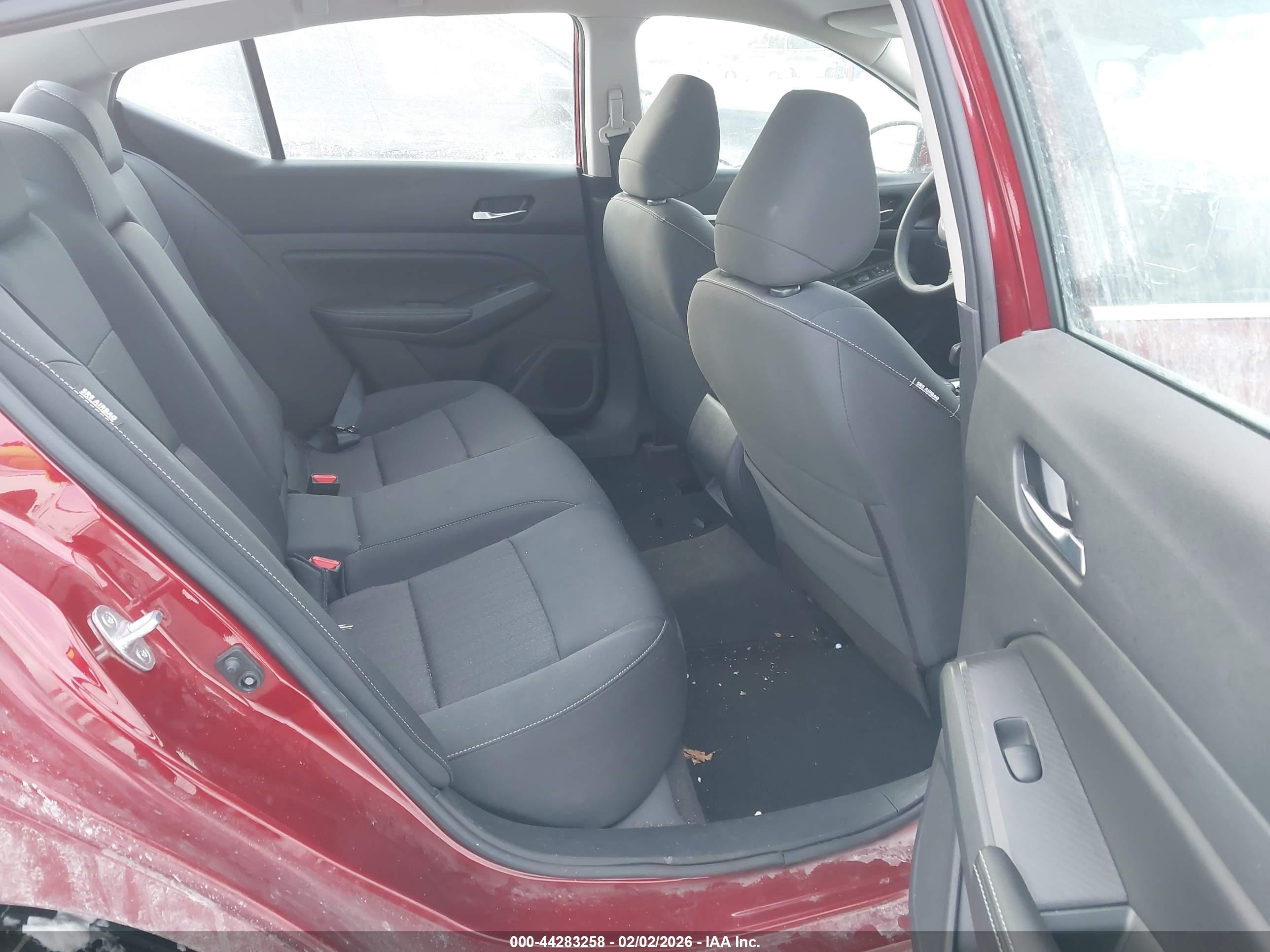 NISSAN ALTIMA image 8