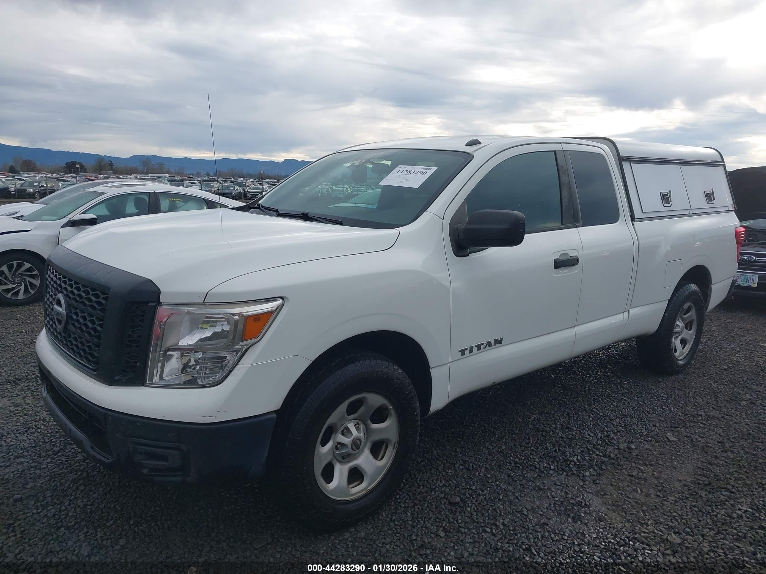 NISSAN TITAN image 2