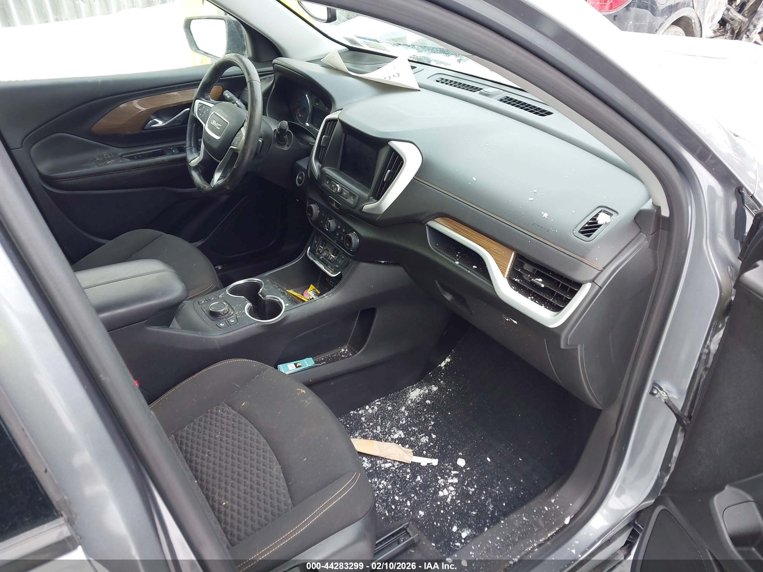 GMC TERRAIN image 5