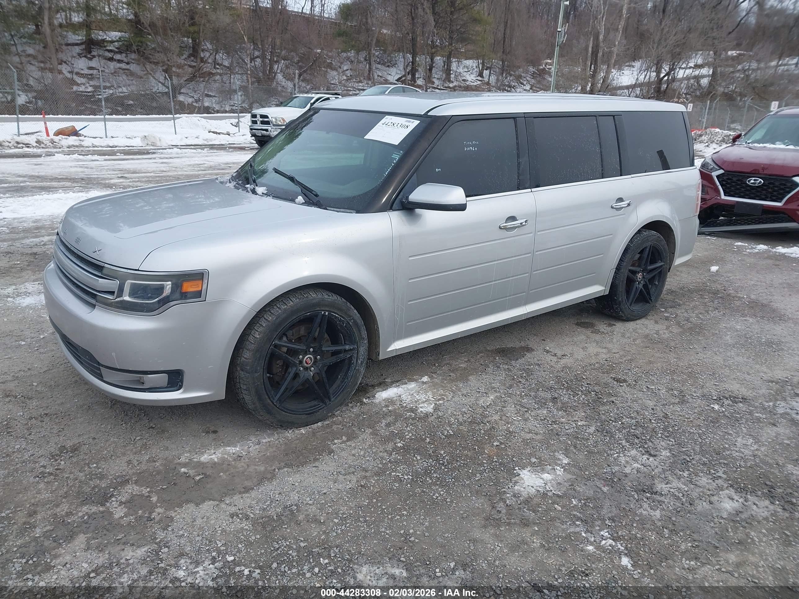 FORD FLEX image 2