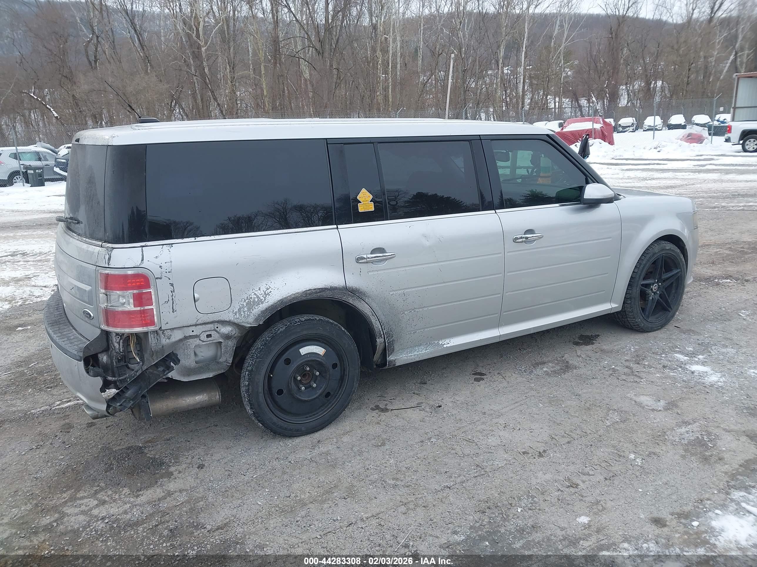 FORD FLEX image 4