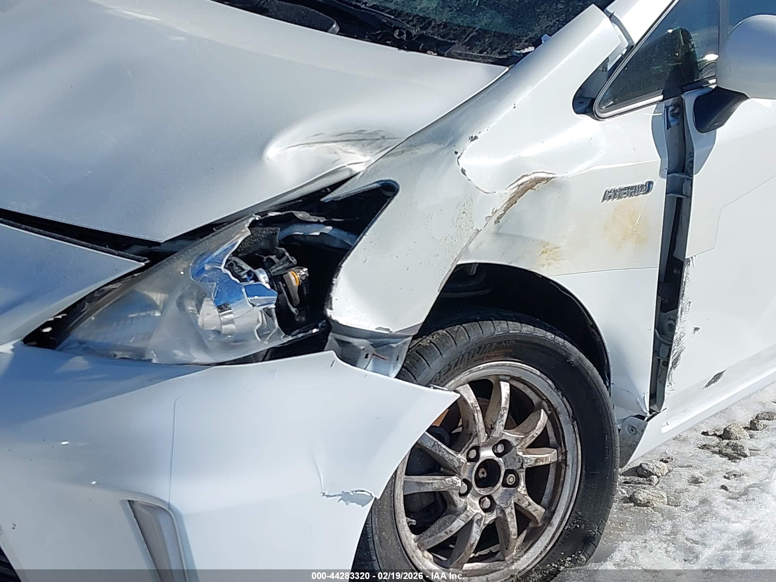 TOYOTA PRIUS image 6