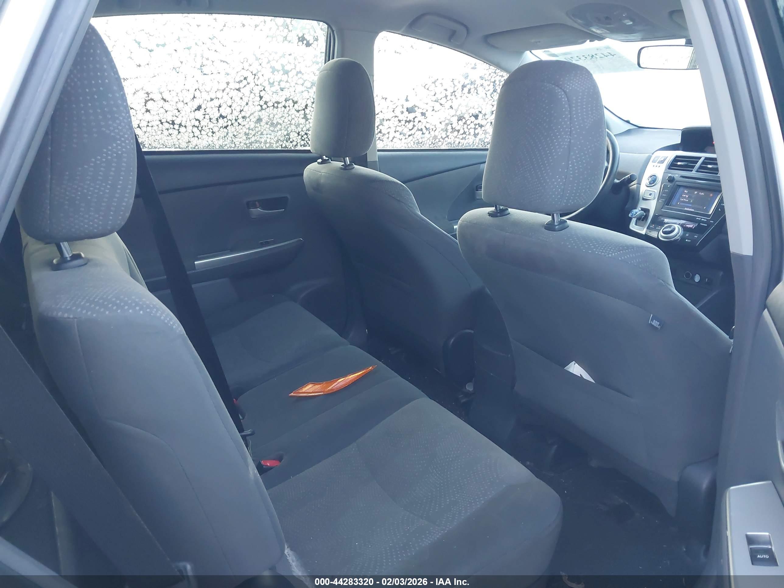TOYOTA PRIUS image 8