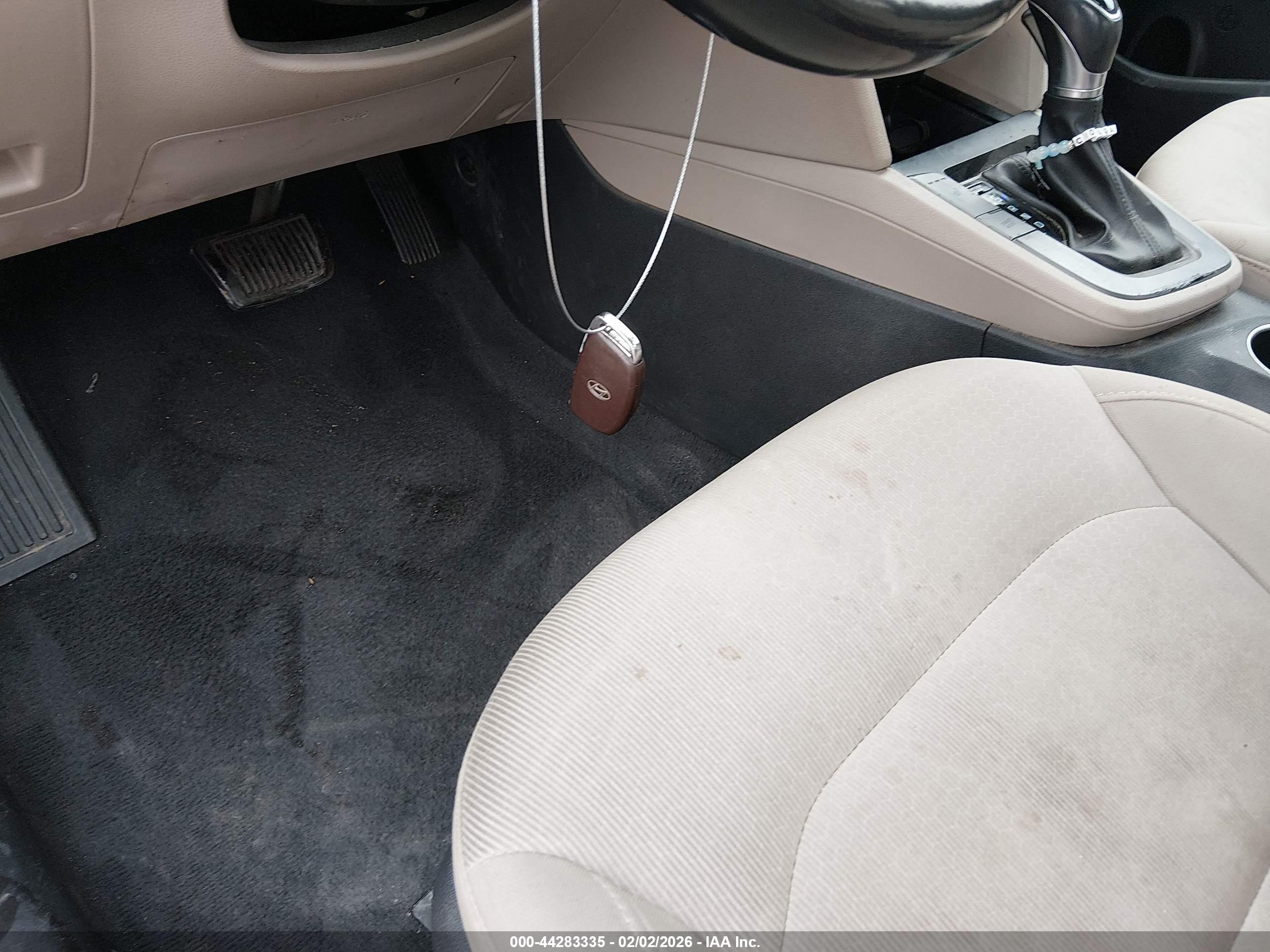 HYUNDAI ELANTRA image 11