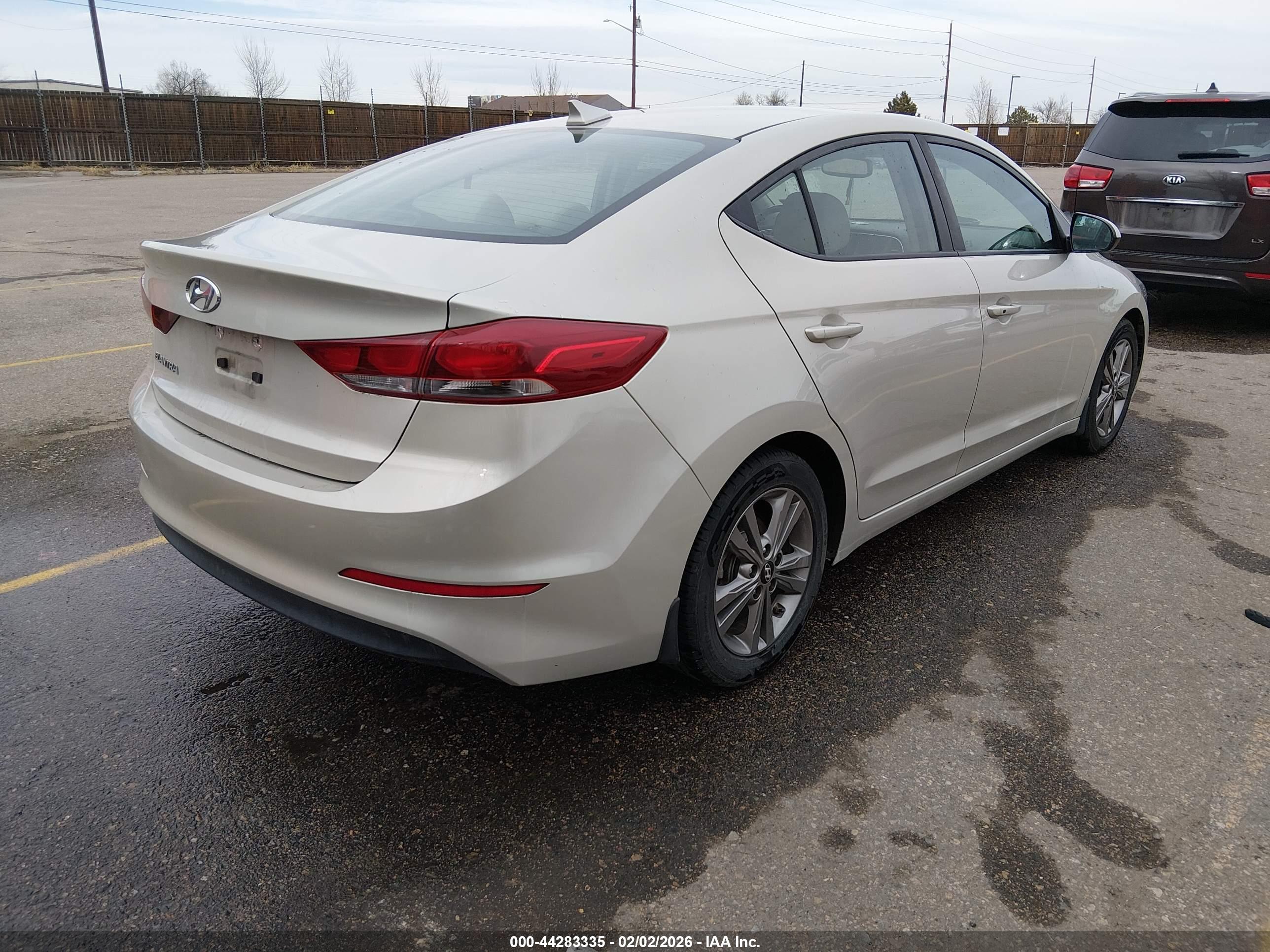 HYUNDAI ELANTRA image 4