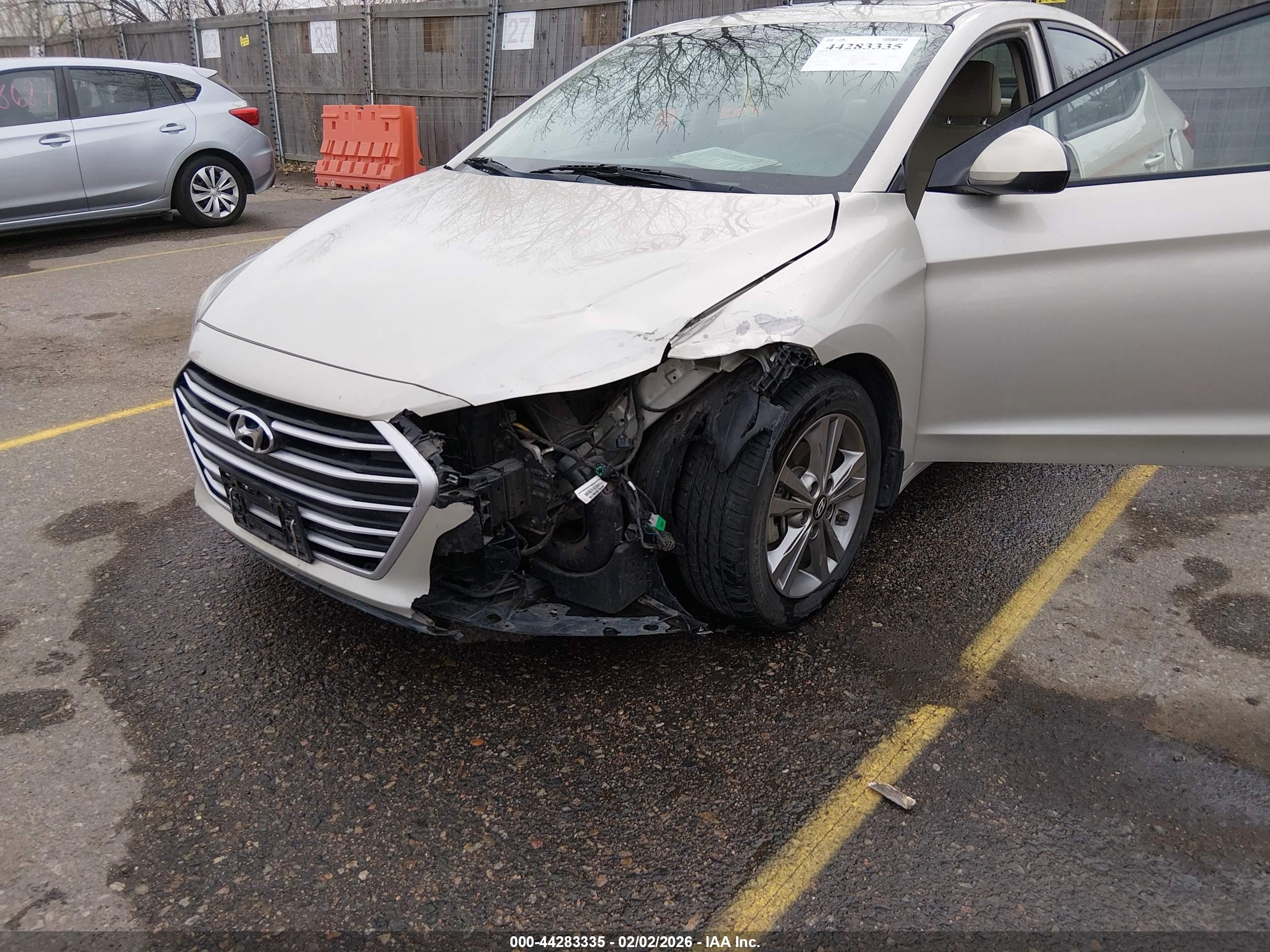HYUNDAI ELANTRA image 6
