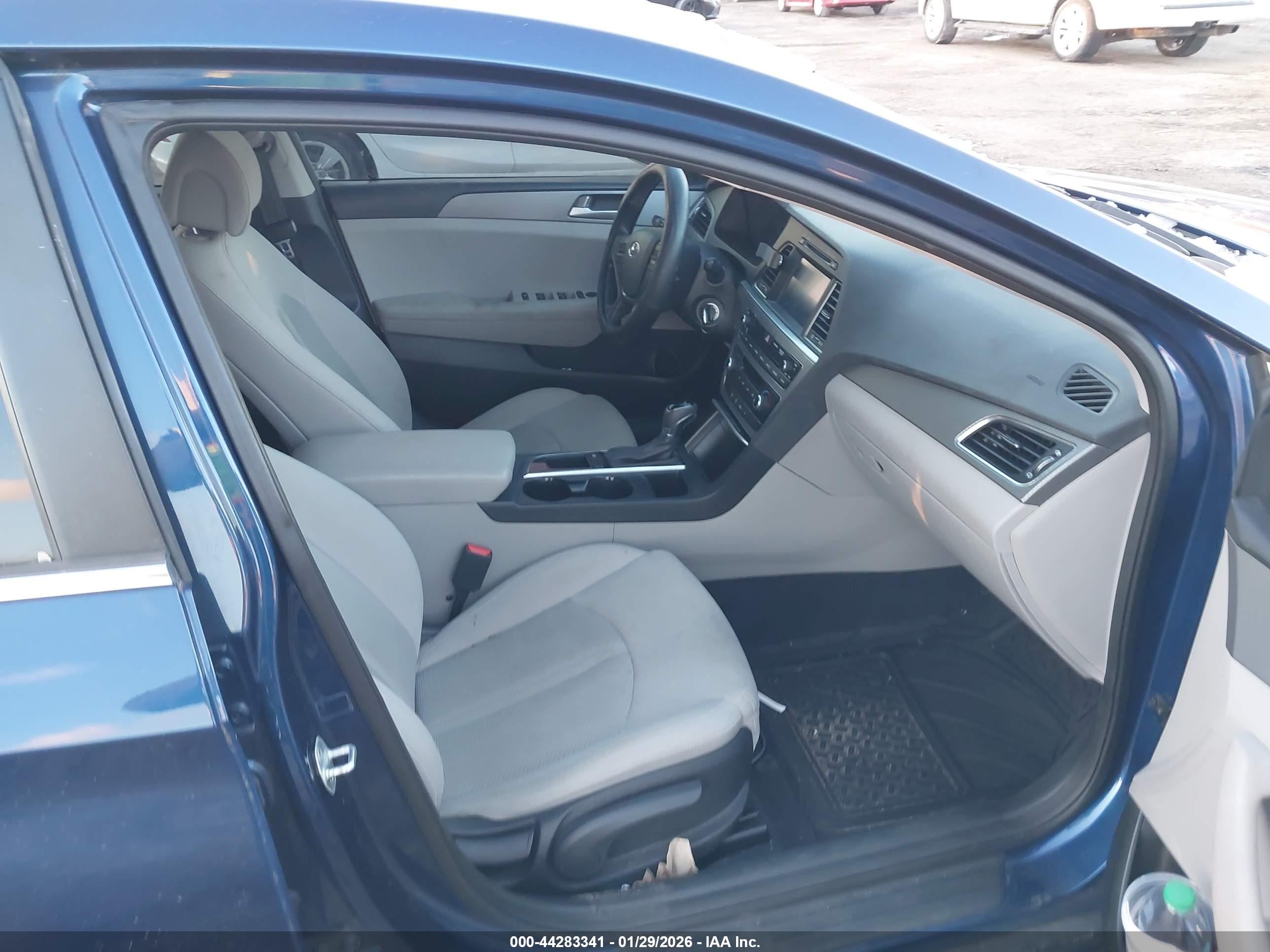 HYUNDAI SONATA image 5