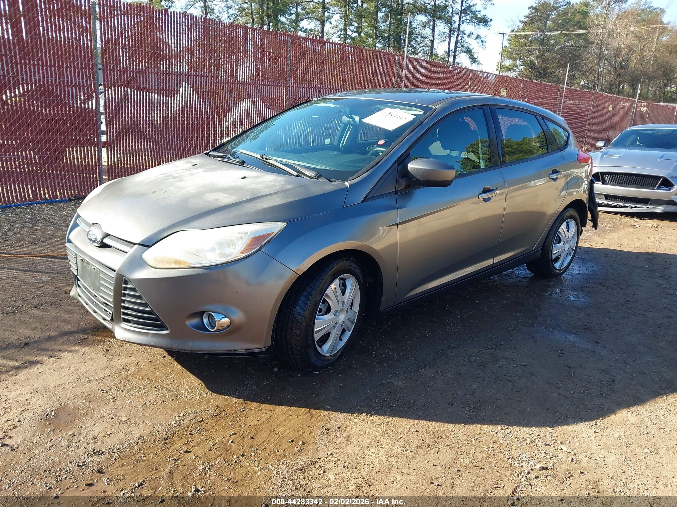 FORD FOCUS image 2