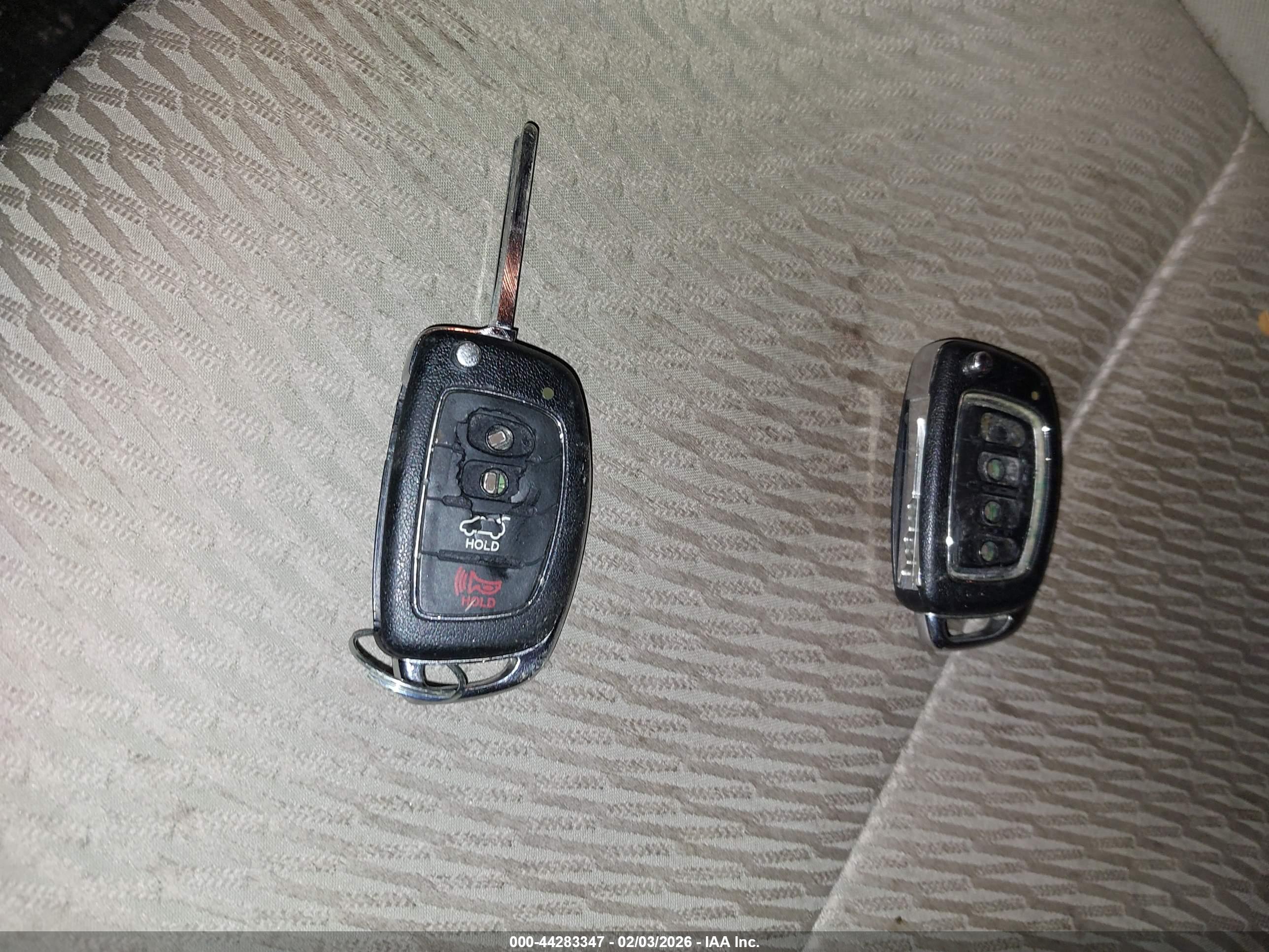 HYUNDAI SANTA image 11