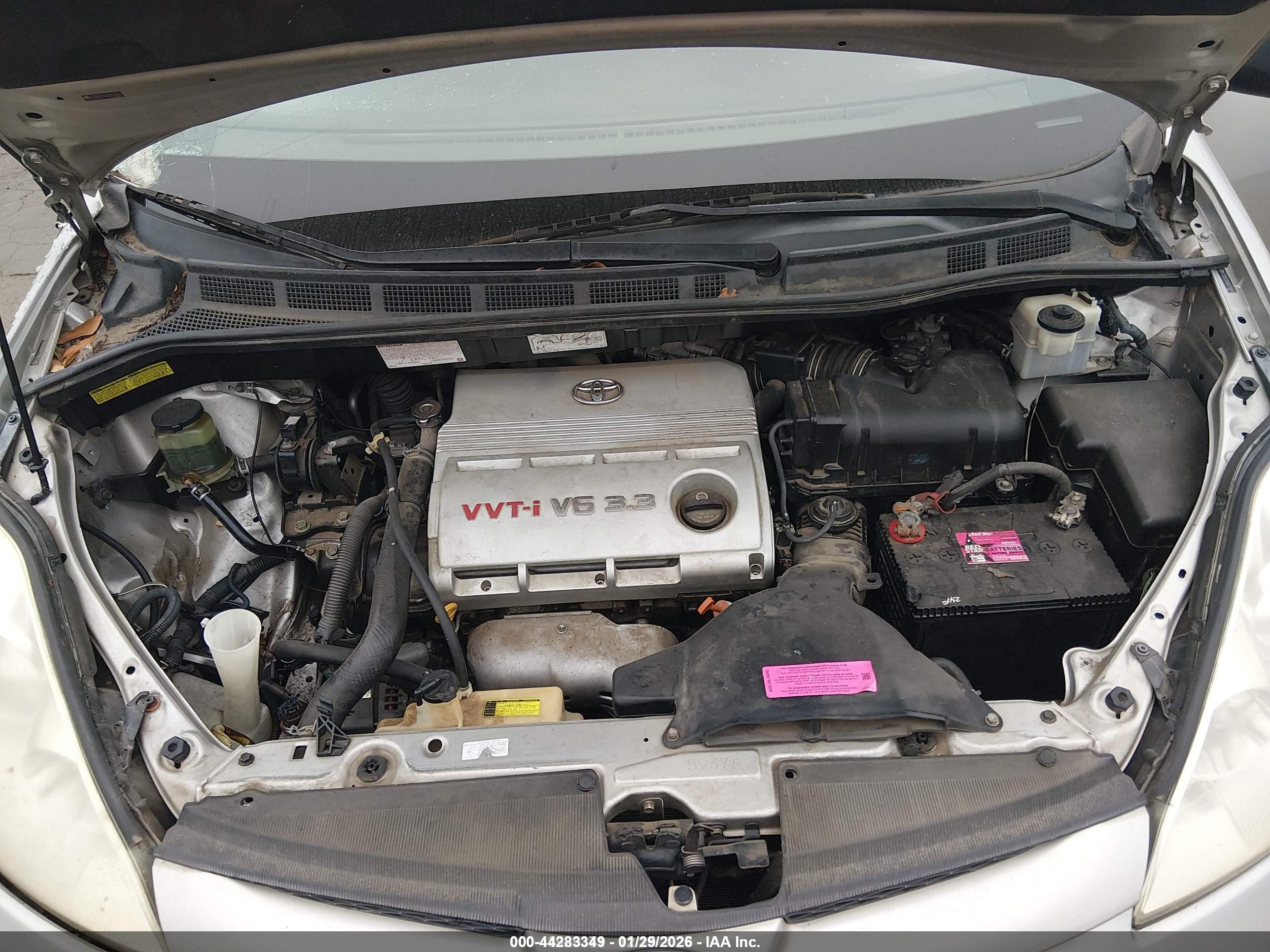 TOYOTA SIENNA image 10