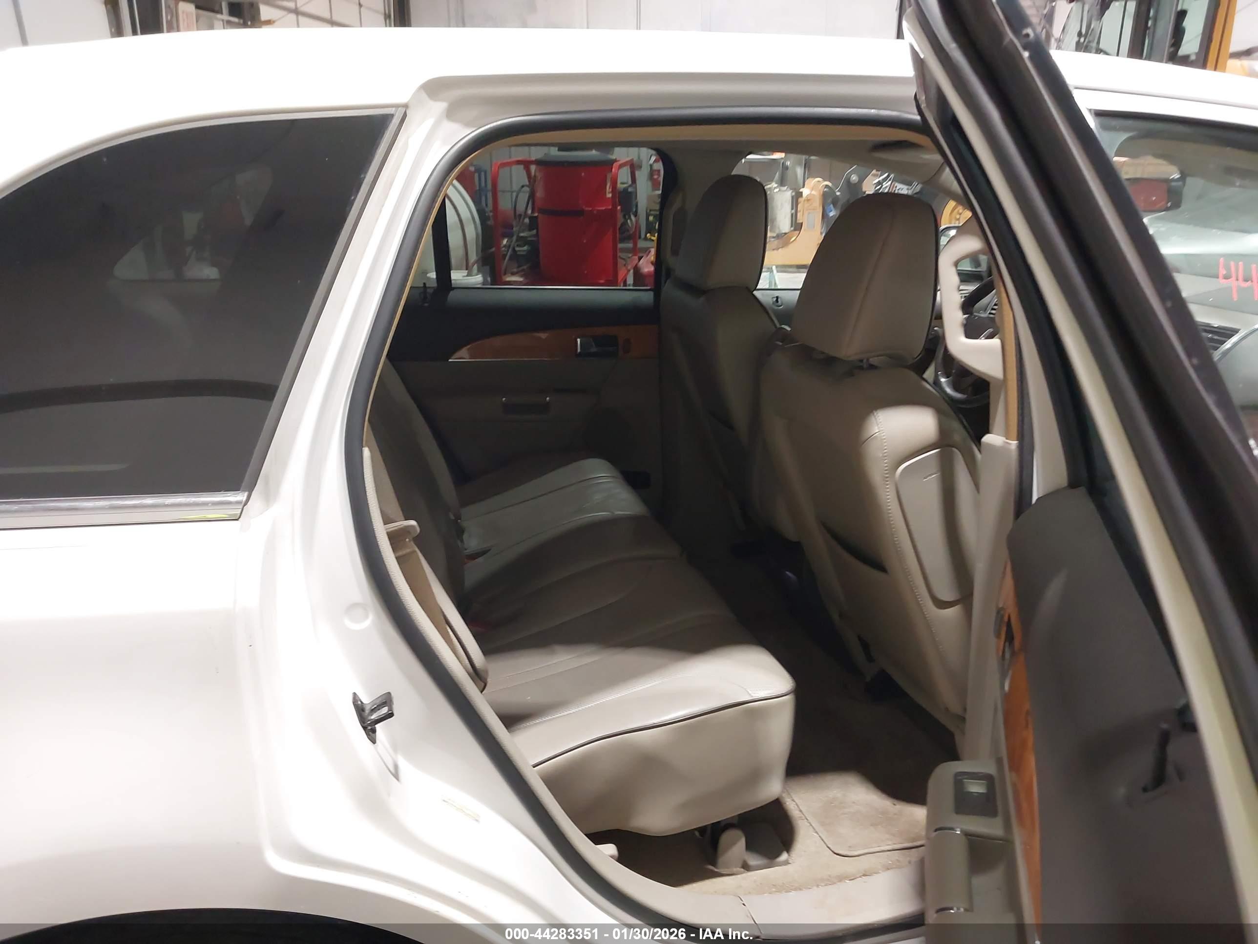 LINCOLN MKX image 8