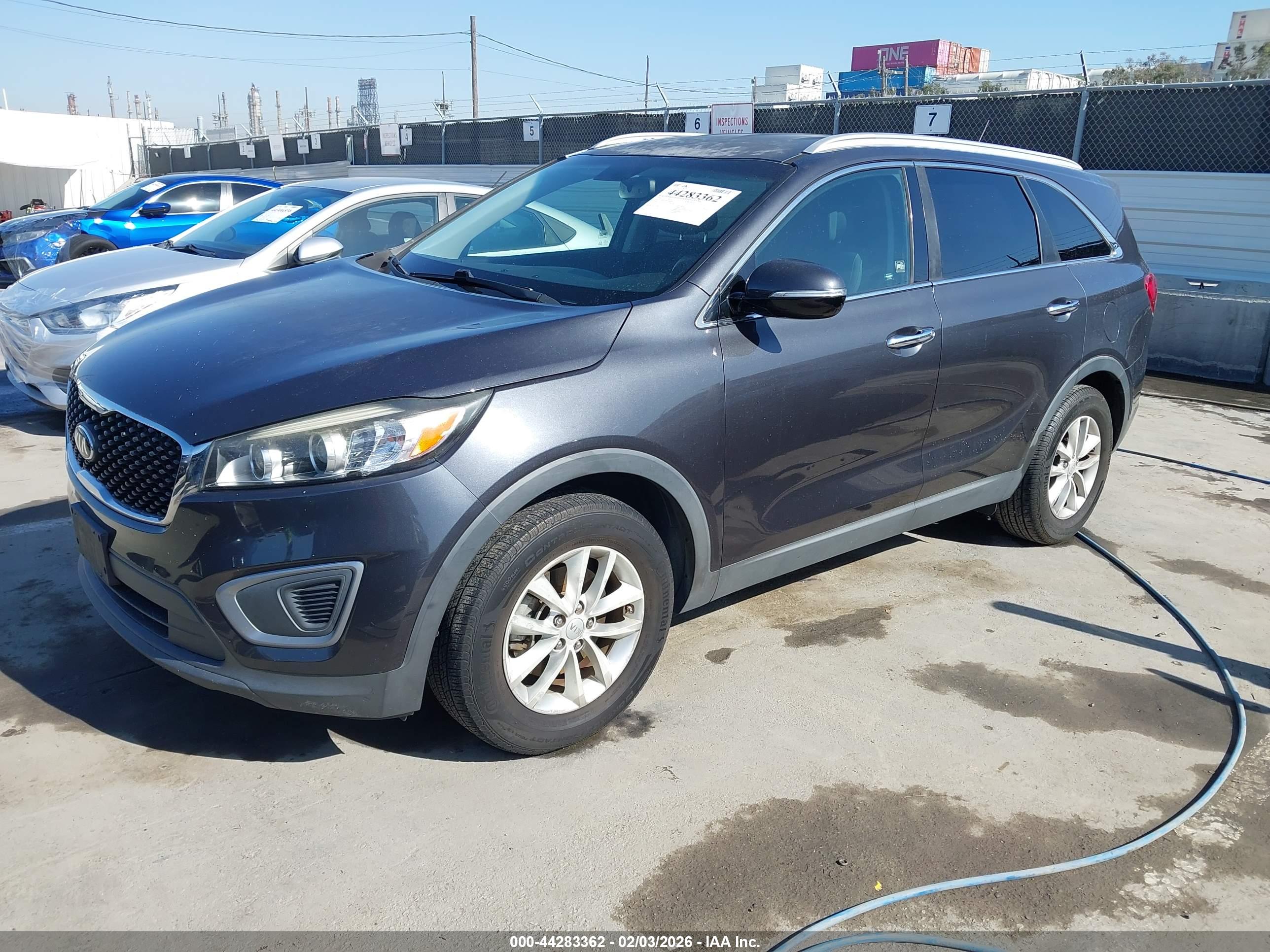 KIA SORENTO image 2
