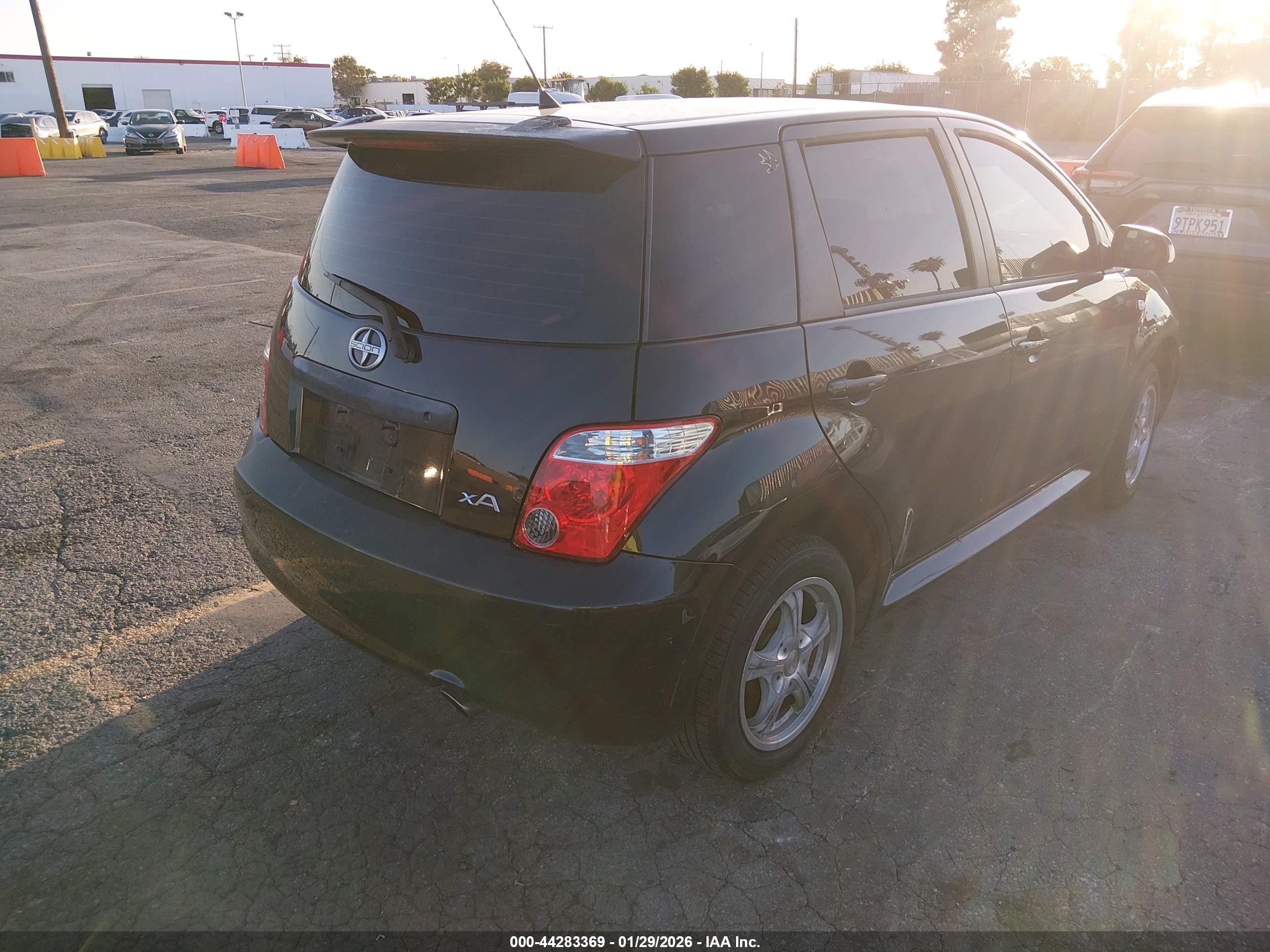 SCION XA image 4
