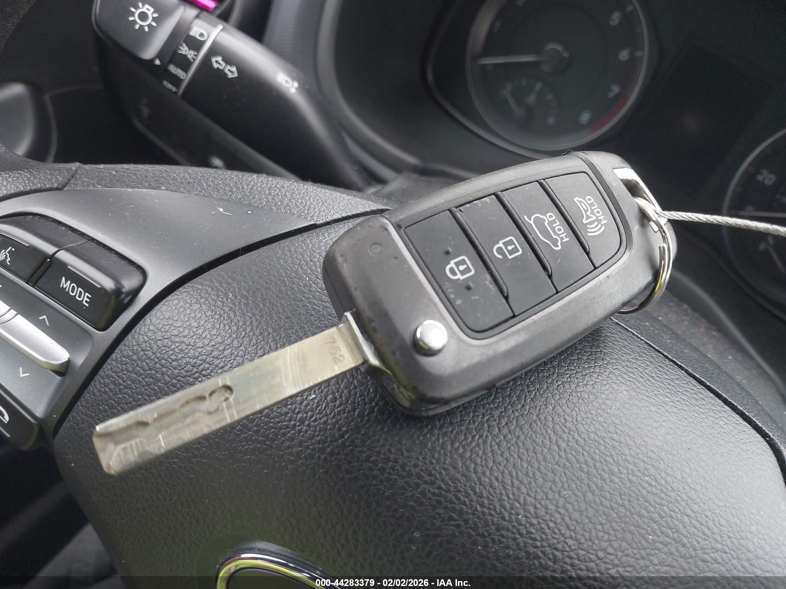 HYUNDAI KONA image 11