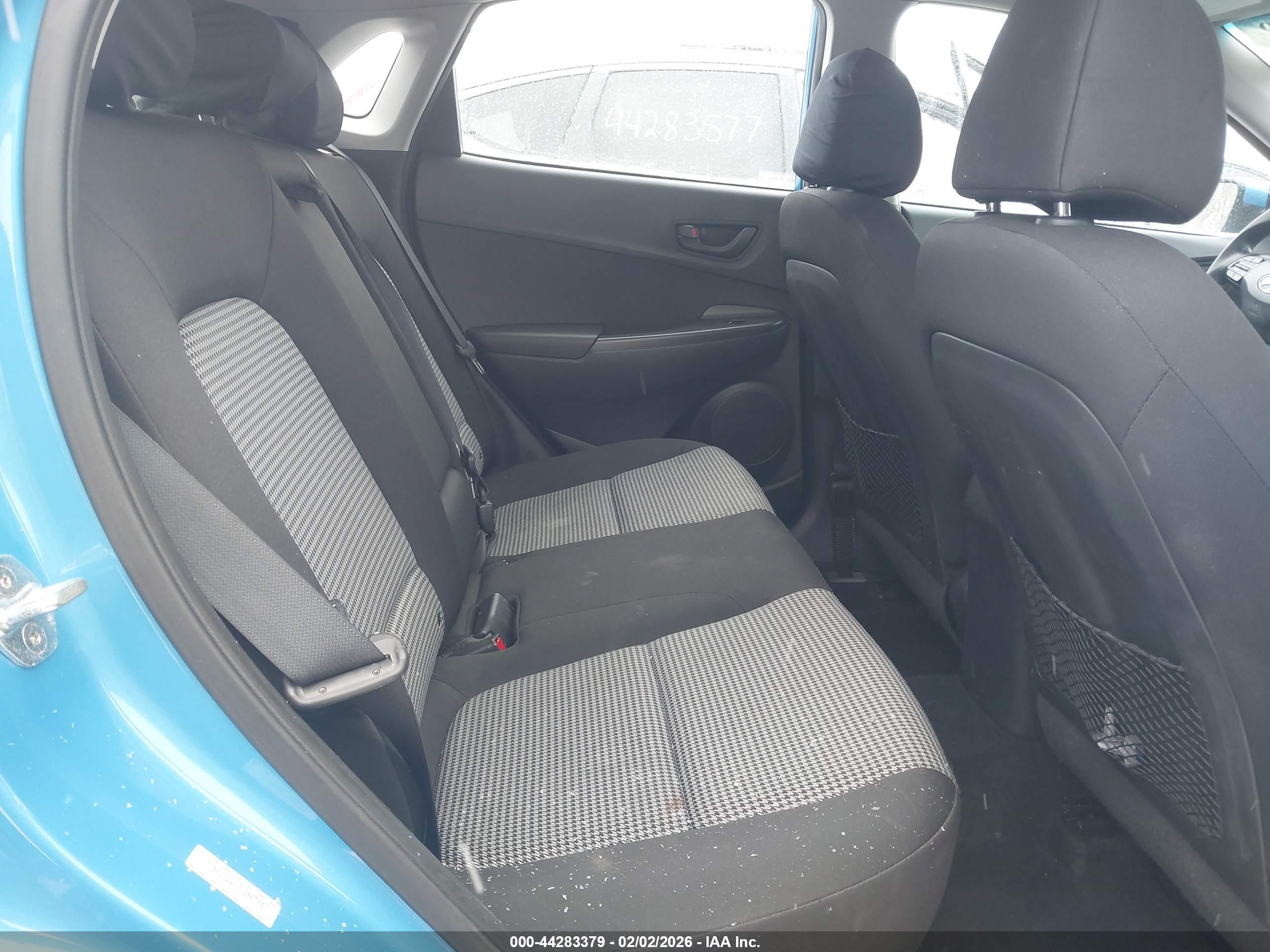 HYUNDAI KONA image 8