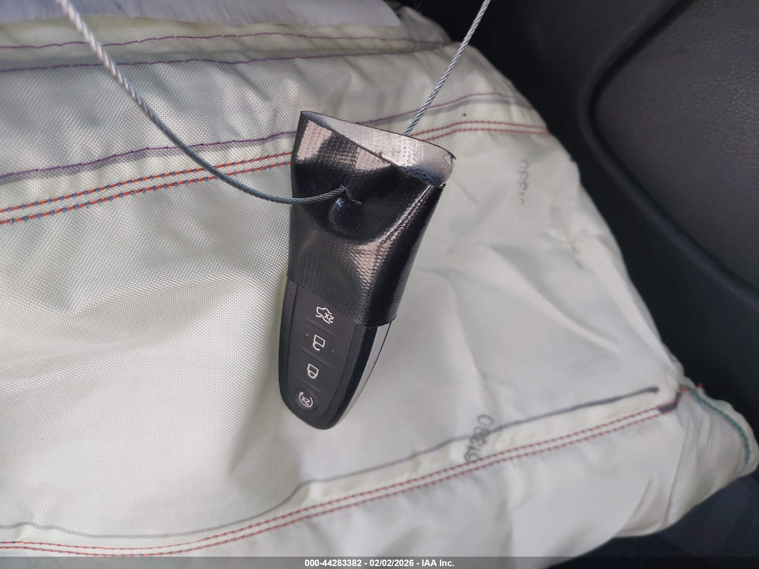 FORD ESCAPE image 11