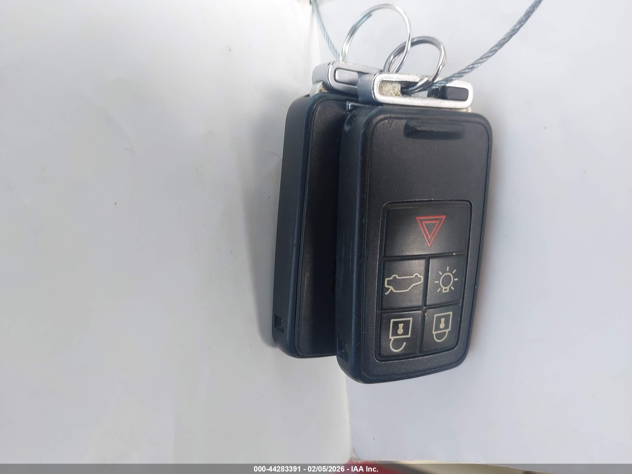 VOLVO S60 image 11